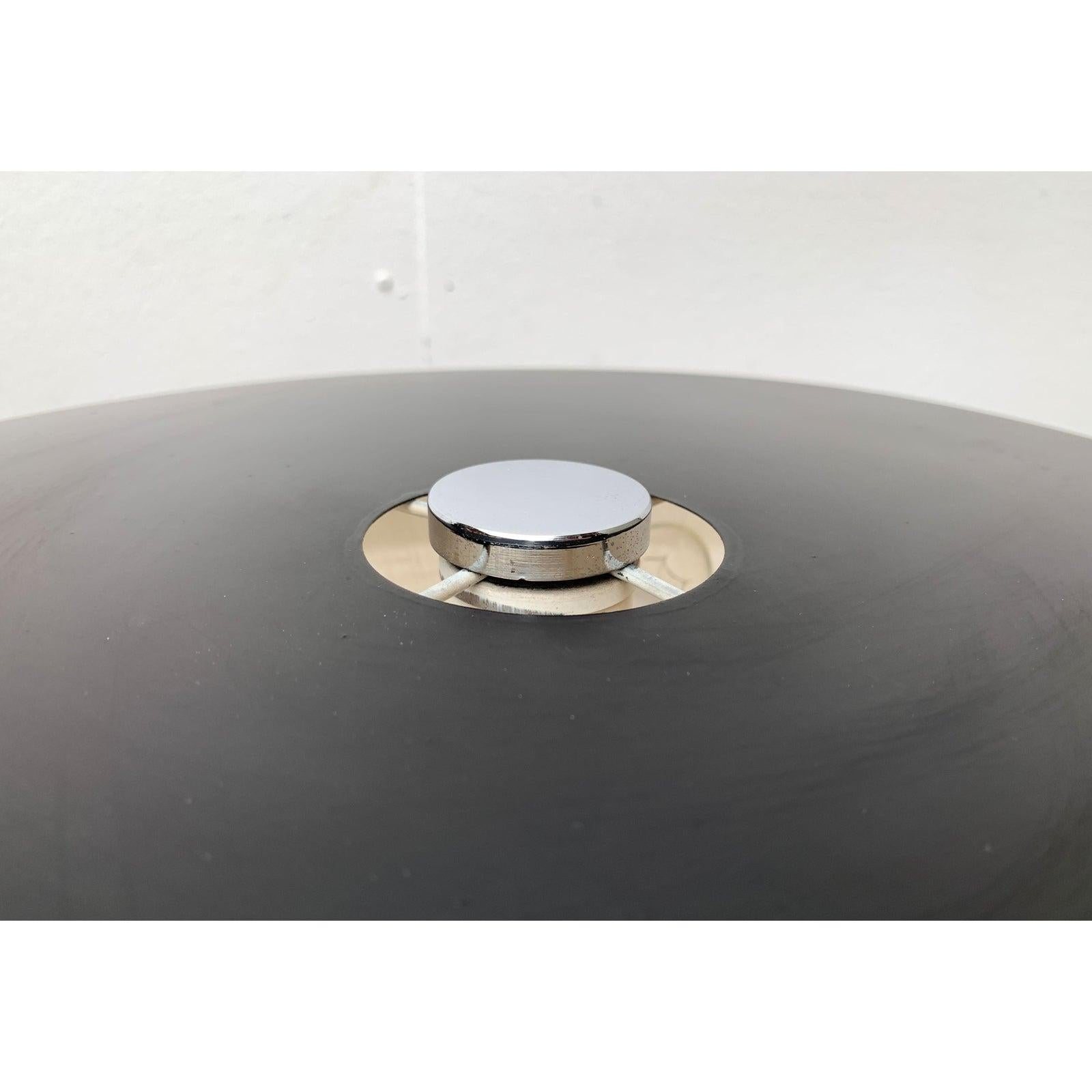 Mid-Century Minimalist Tripod Table Lamp, 1960s For Sale 6