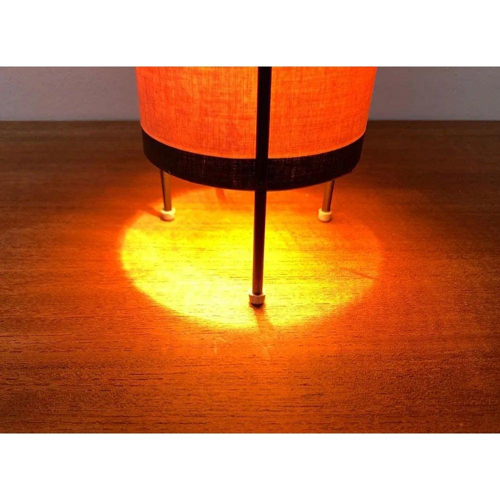 Mid-Century Minimalist Tripod Table Lamp, 1960s For Sale 6