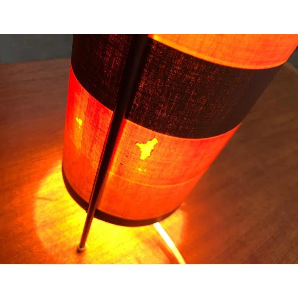 Mid-Century Minimalist Tripod Table Lamp, 1960s For Sale 3
