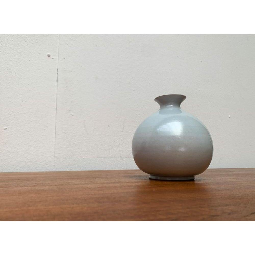 Mid-Century Minimalist Vase, 1960s For Sale 4