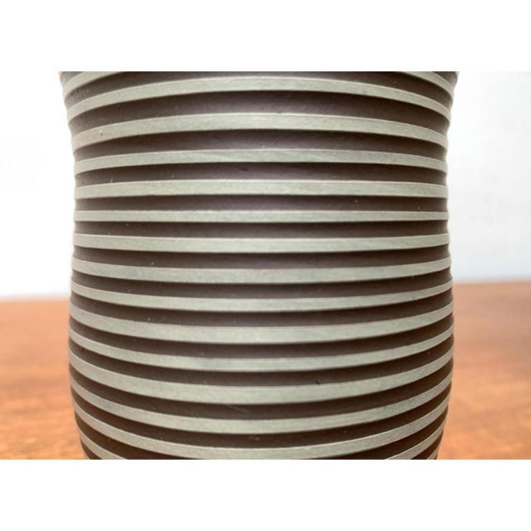 Mid-Century Minimalist Vase from Kieler Kunstkeramik, 1960s, in Very Good conditions. Designed 1960 to 1969 This piece has an attribution mark.

Additional information:
Materials: Ceramic
Style: Mid-Century Modern, Minimalist
Country of Origin: