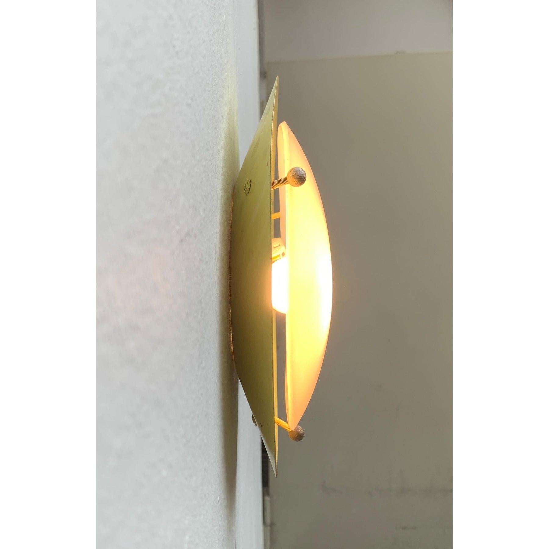 Lámpara de pared o techo minimalista de mediados de siglo siglo XX en venta