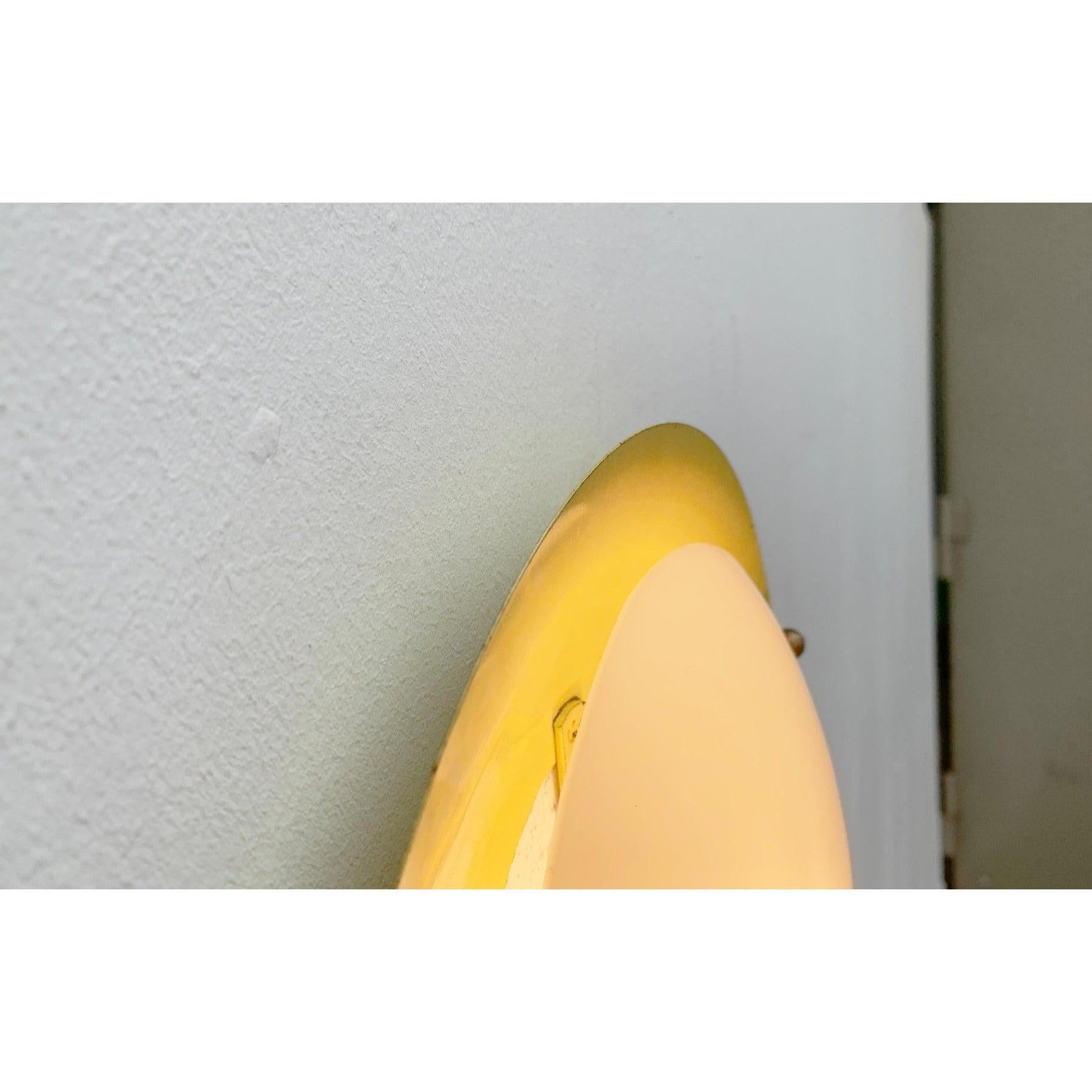 Lámpara de pared o techo minimalista de mediados de siglo en venta 3