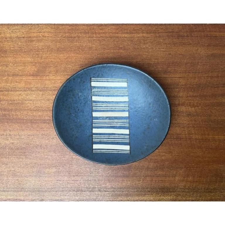 Mid-Century Minimalist West German Pottery WGP Bowl, 1960s In Excellent Condition For Sale In Hamburg, DE