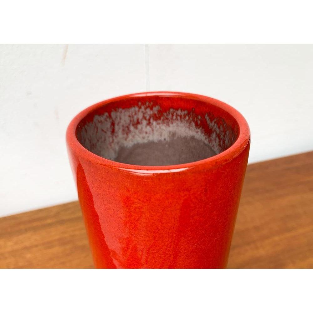Mid-Century Minimalist WGP West German Pottery Vase from Marschner Kunsttöpferei, 1960s, in Very Good conditions. Designed 1960 to 1969 This piece has an attribution mark.

Additional information:
Materials: Ceramic
Color: Gray
Styles: Mid-Century