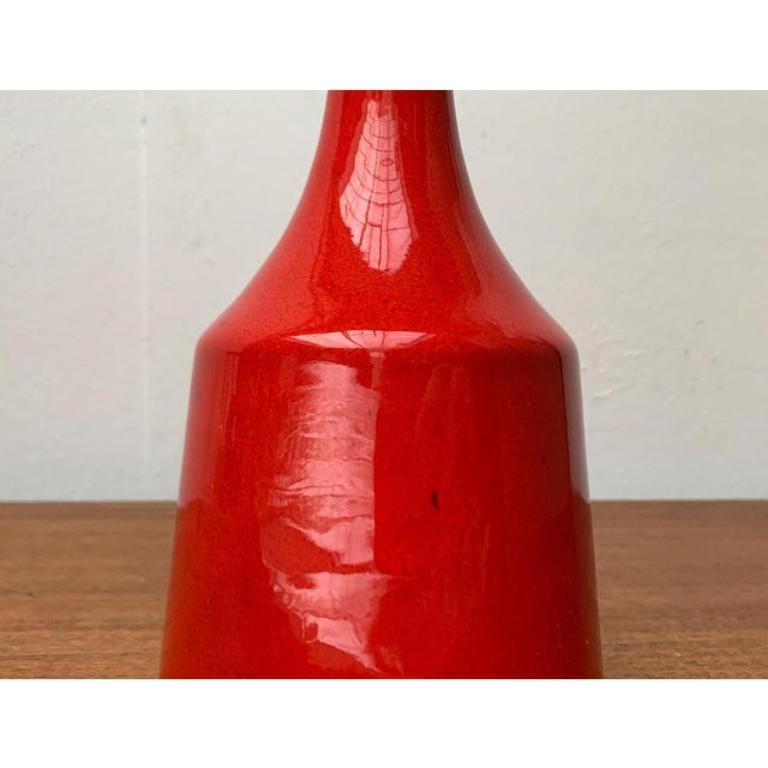 Minimalistische WGP West German Pottery Vase aus der Jahrhundertmitte, 1960er Jahre (Moderne der Mitte des Jahrhunderts) im Angebot