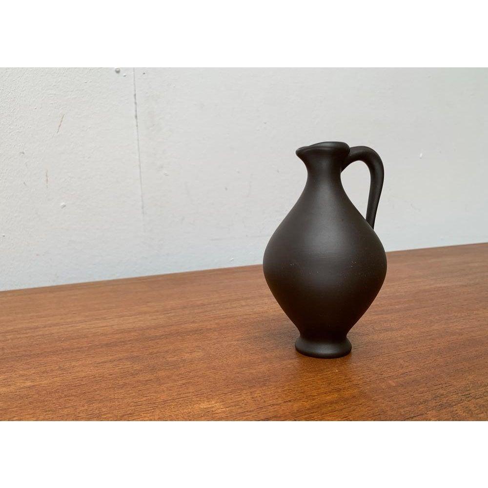 Mid-Century Modern Mid-Century Minimalist Wormser Terra-Sigillata Pottery Carafe Vase, 1960s For Sale