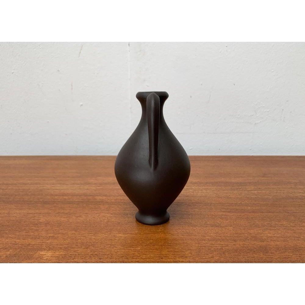 Mid-Century Minimalist Wormser Terra-Sigillata Pottery Carafe Vase, 1960s For Sale 1