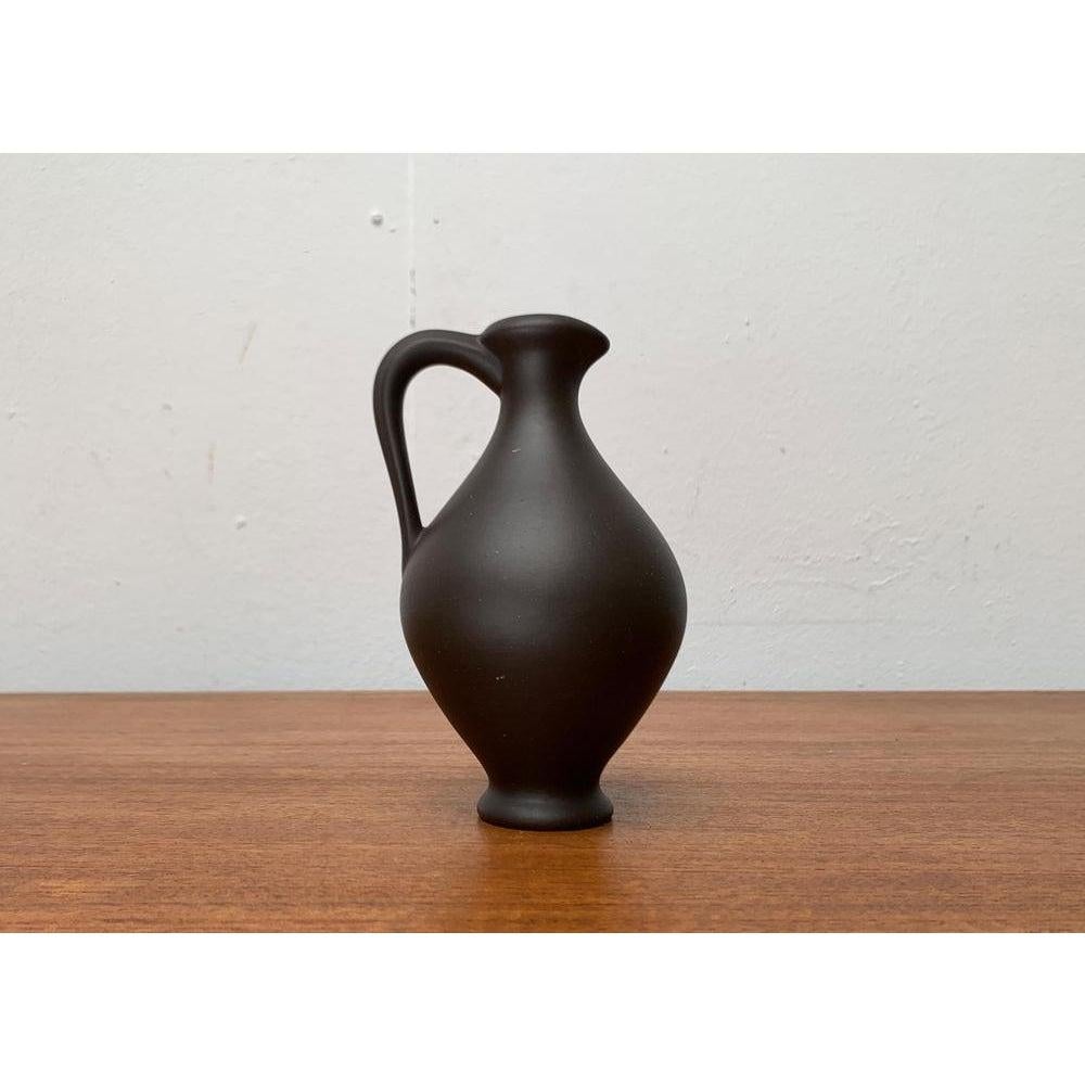 Mid-Century Minimalist Wormser Terra-Sigillata Pottery Carafe Vase, 1960s For Sale 2