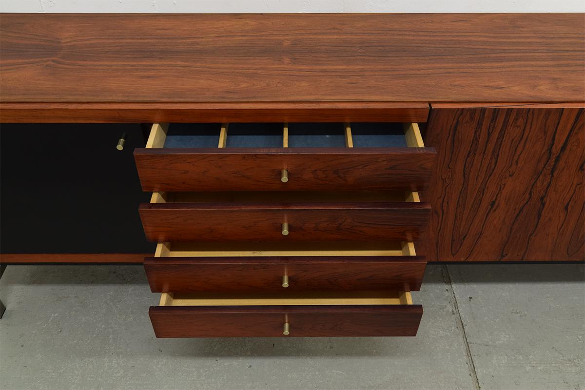 Midcentury Minimalistic Rosewood Credenza by Fristho, 1960s In Good Condition In The Hague, NL