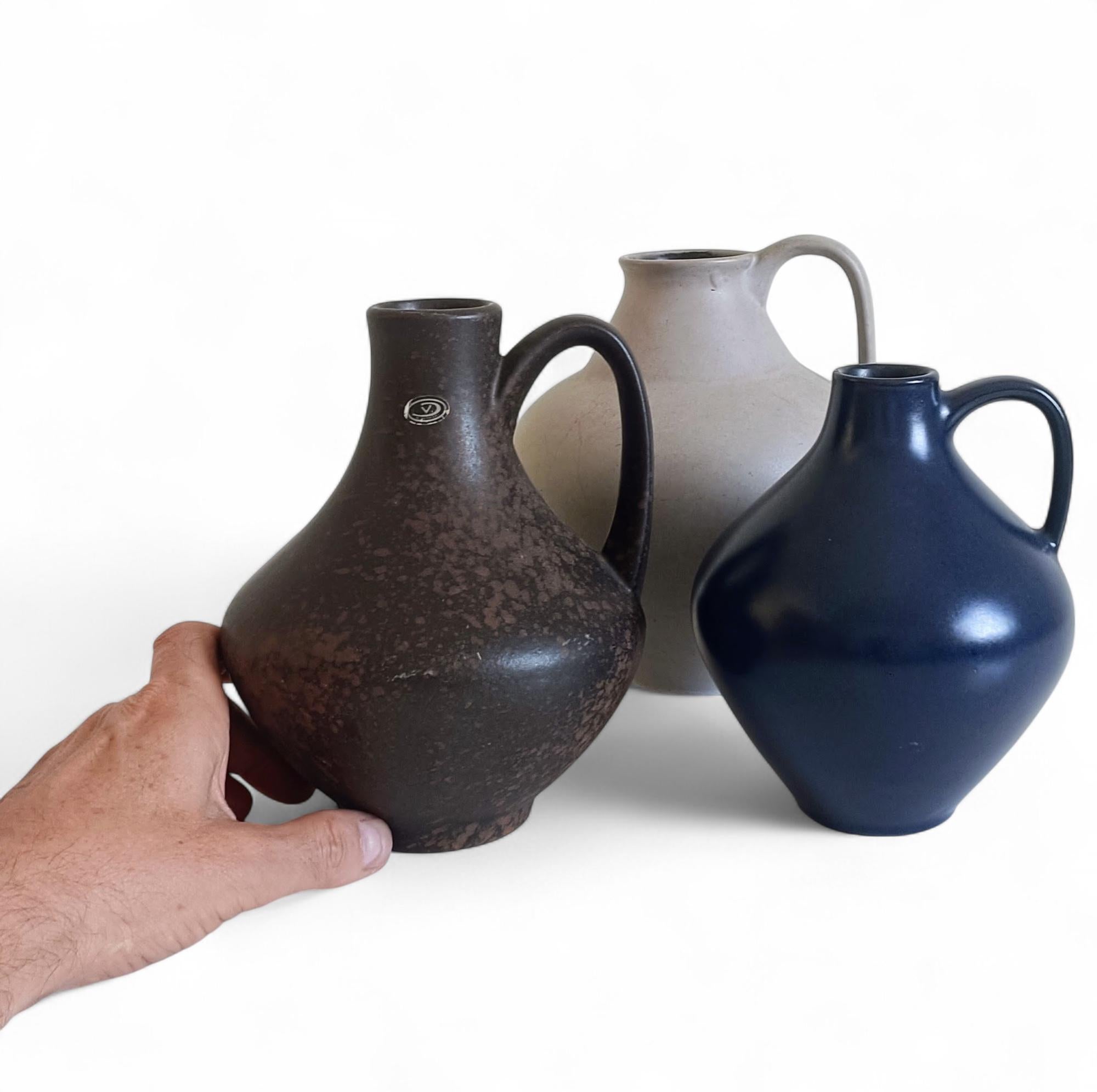 Mid-Century Minimalistic West German Pottery Signed Set of Vases by Van Daalen For Sale 9