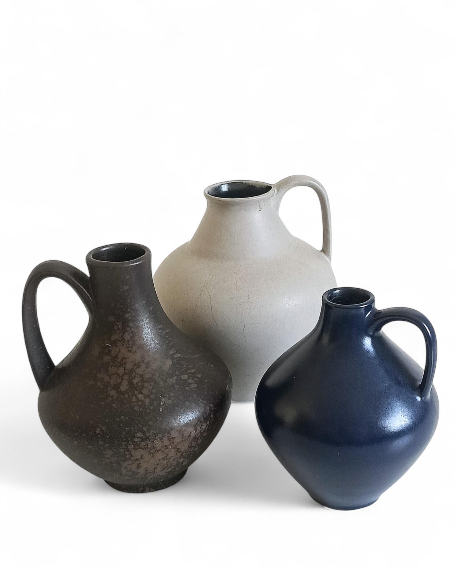 20th Century Mid-Century Minimalistic West German Pottery Signed Set of Vases by Van Daalen For Sale