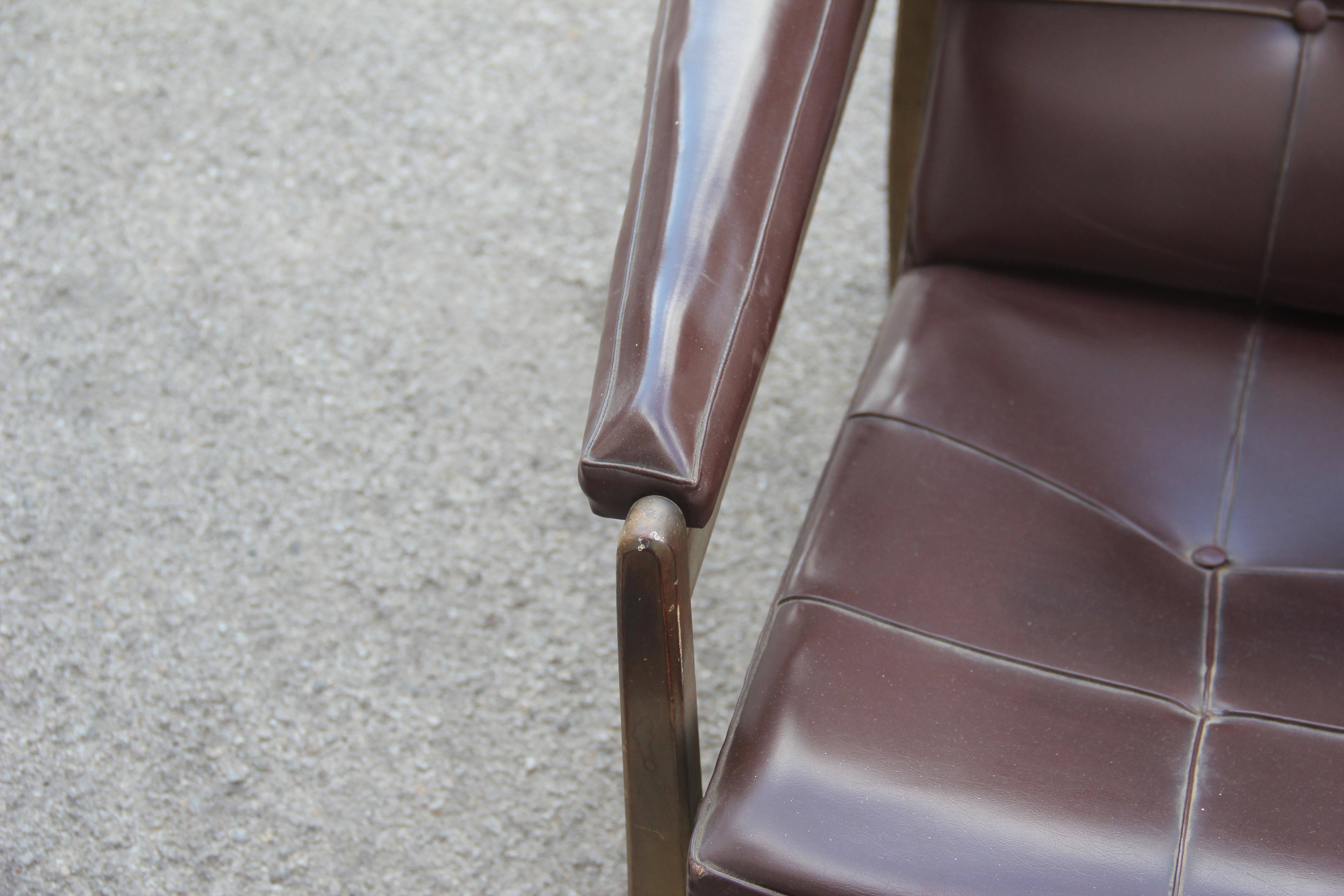 Midcentury Minotti Armchair Brown Color Italian Design 1950 Faux Leather In Good Condition For Sale In Palermo, Sicily