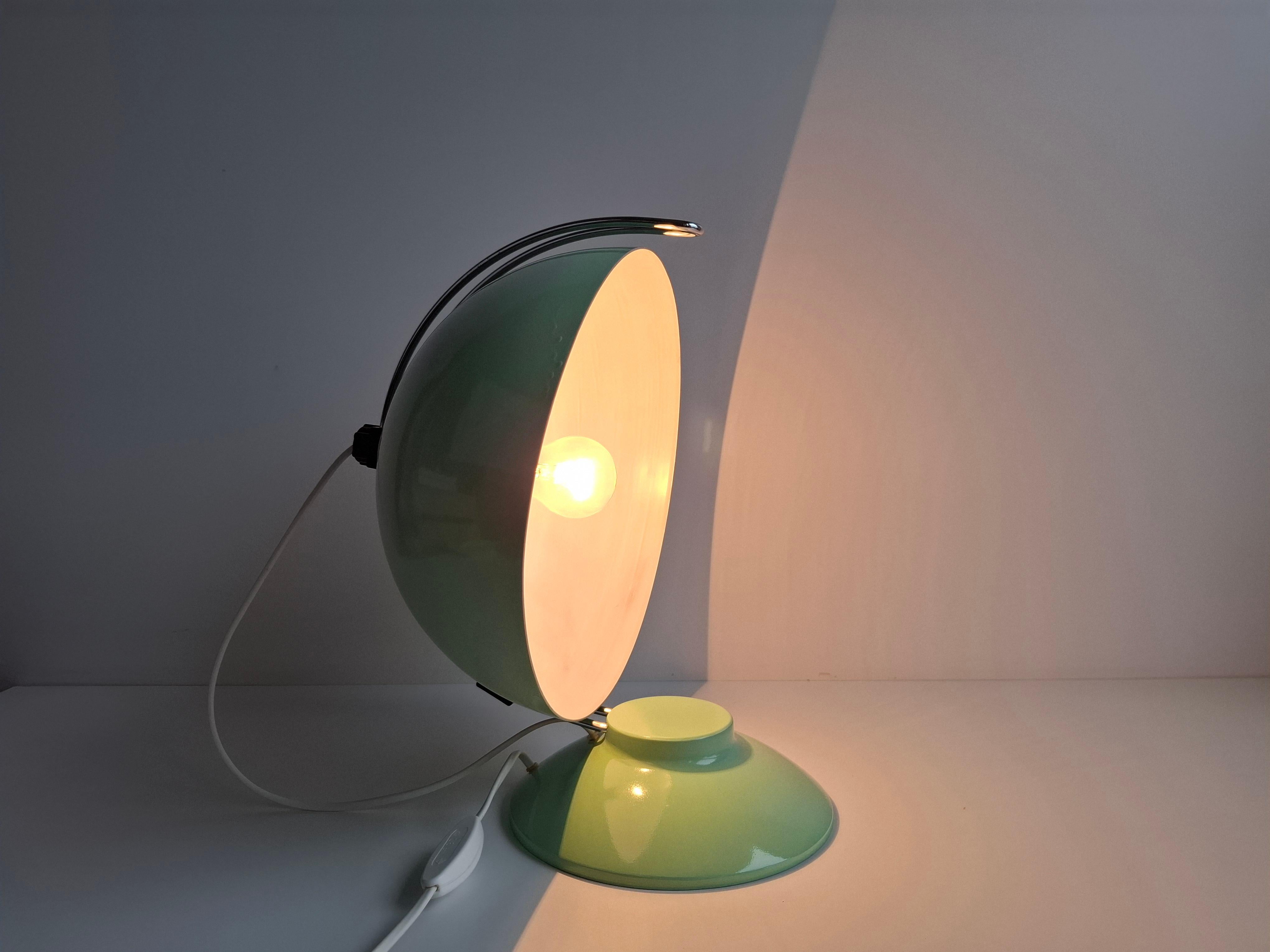 Mid-Century Mint Green Czech Desk Lamp with Chrome and Adjustable Shade Moderno de mediados de siglo en venta