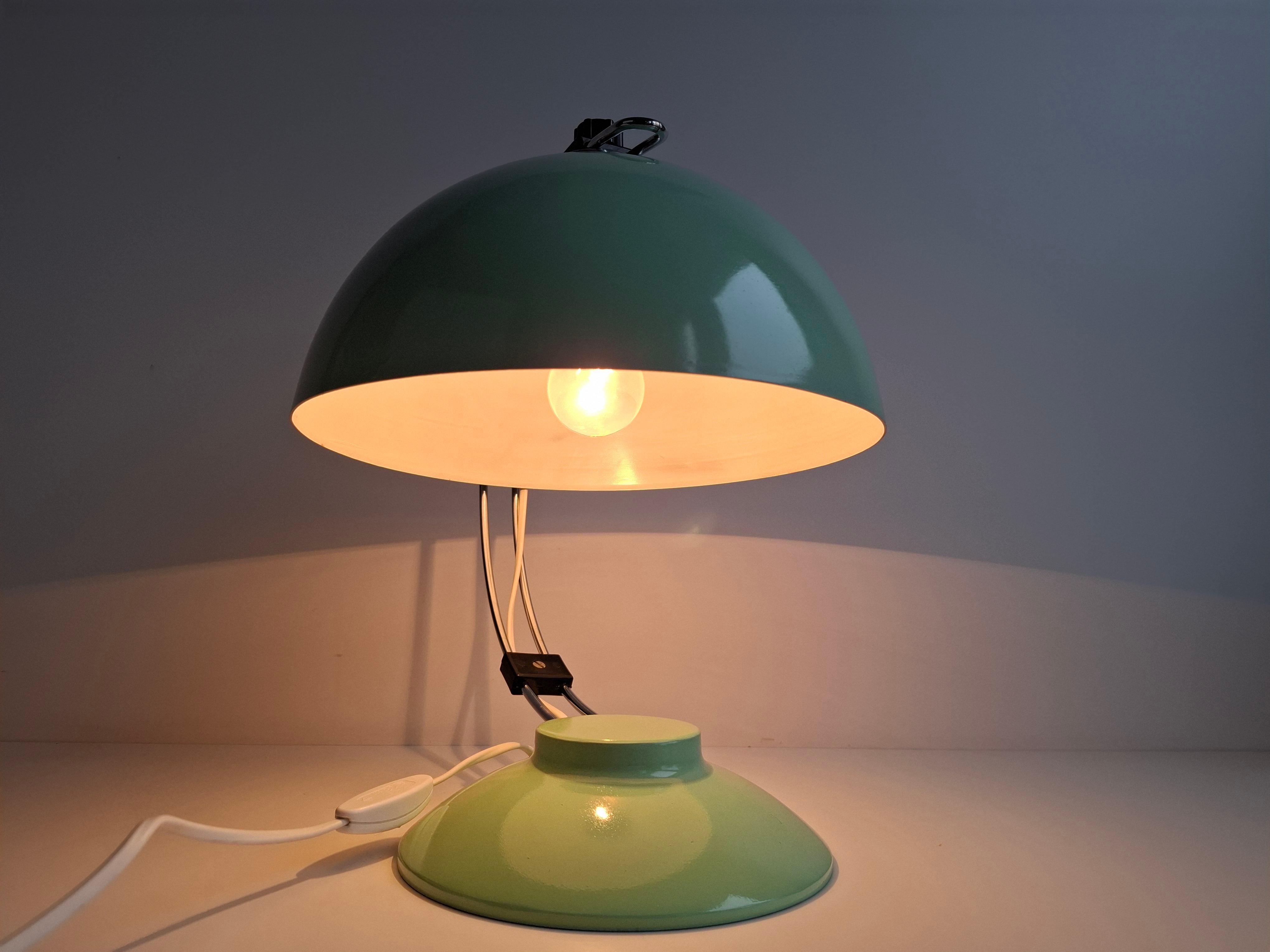 Mid-Century Mint Green Czech Desk Lamp with Chrome and Adjustable Shade Checo en venta