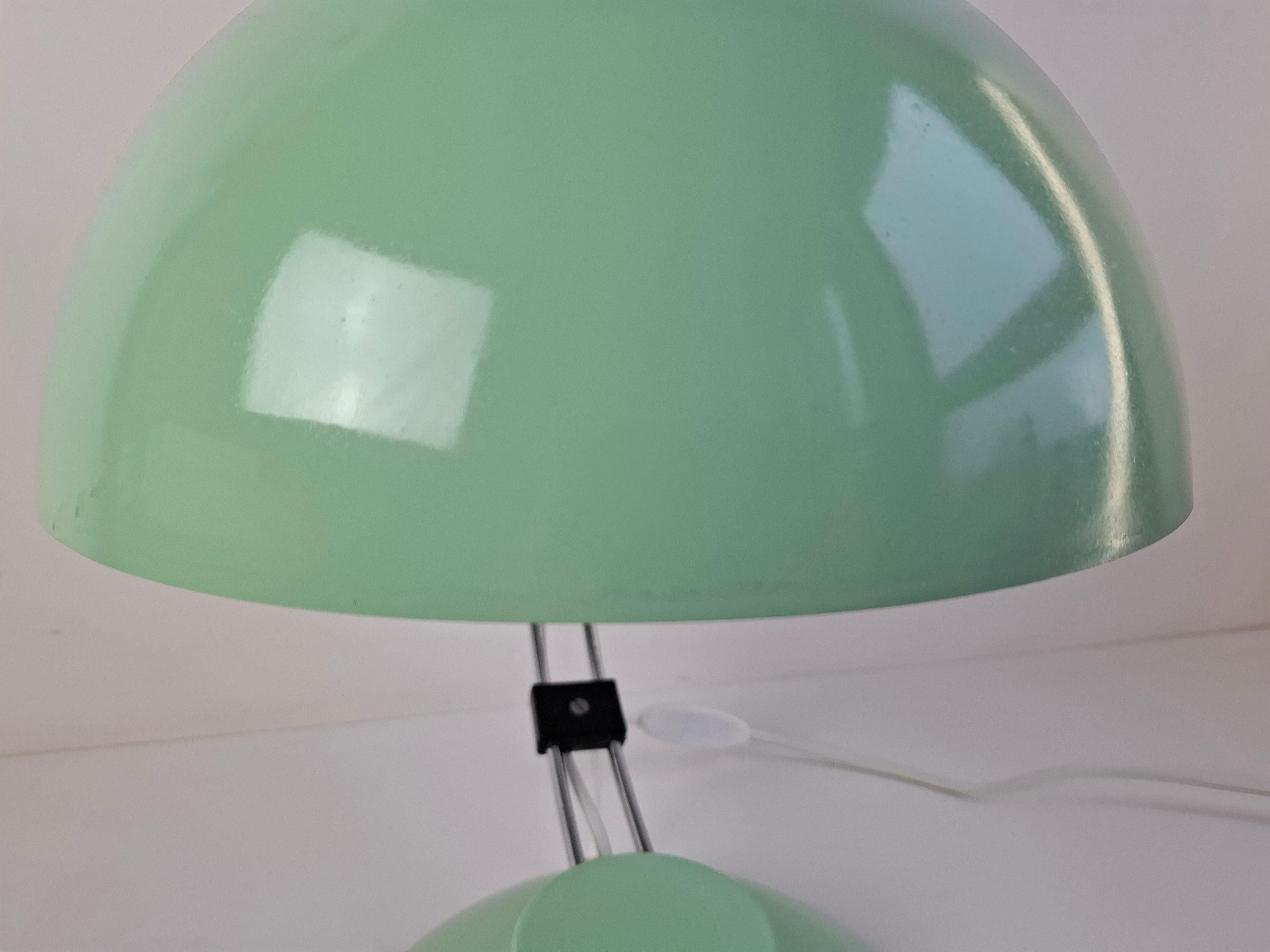 Mid-Century Mint Green Czech Desk Lamp with Chrome and Adjustable Shade en venta 1