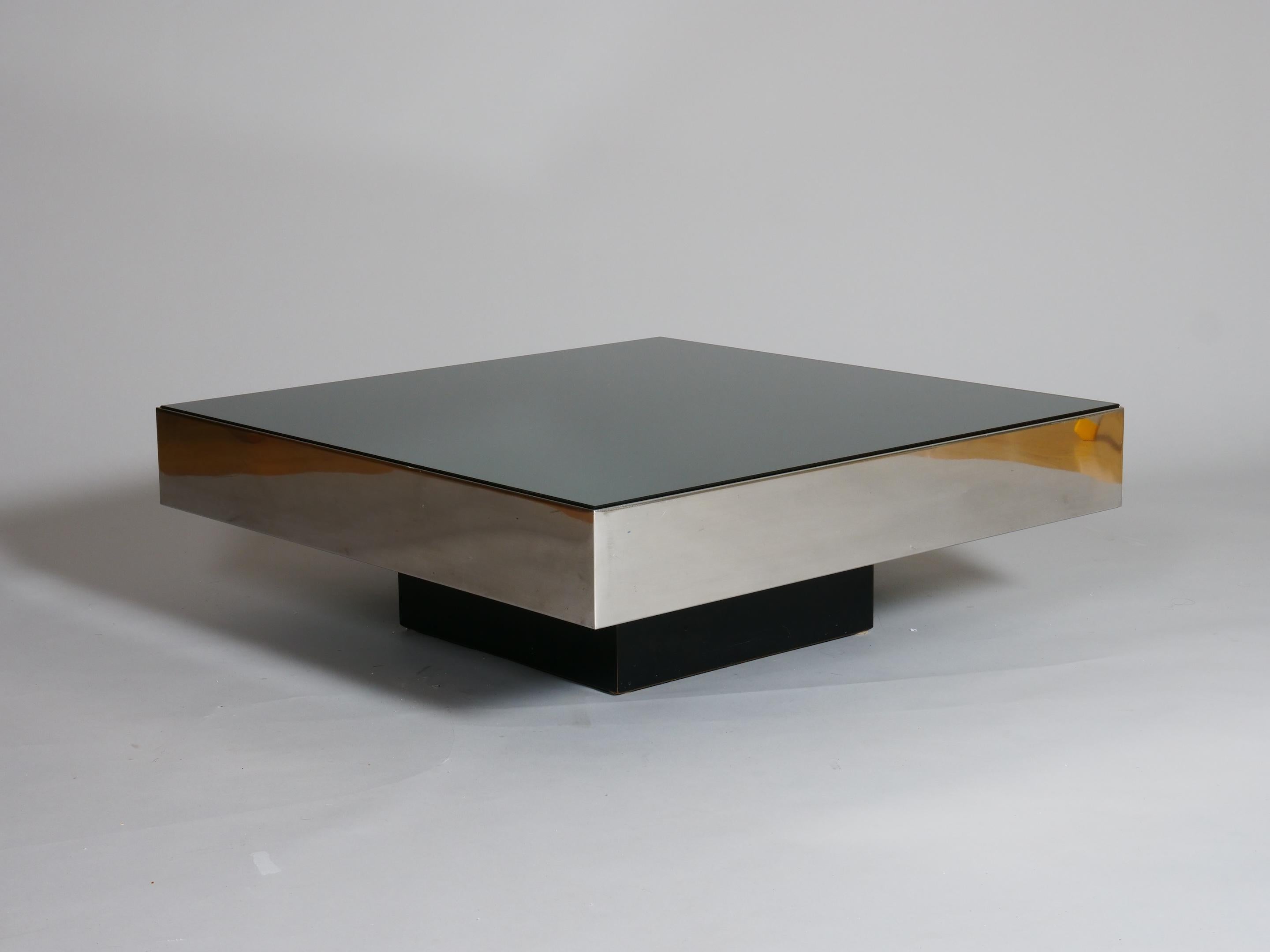 Mirror and polished chrome square table by Cidue, Italy c1980

In very good condition 