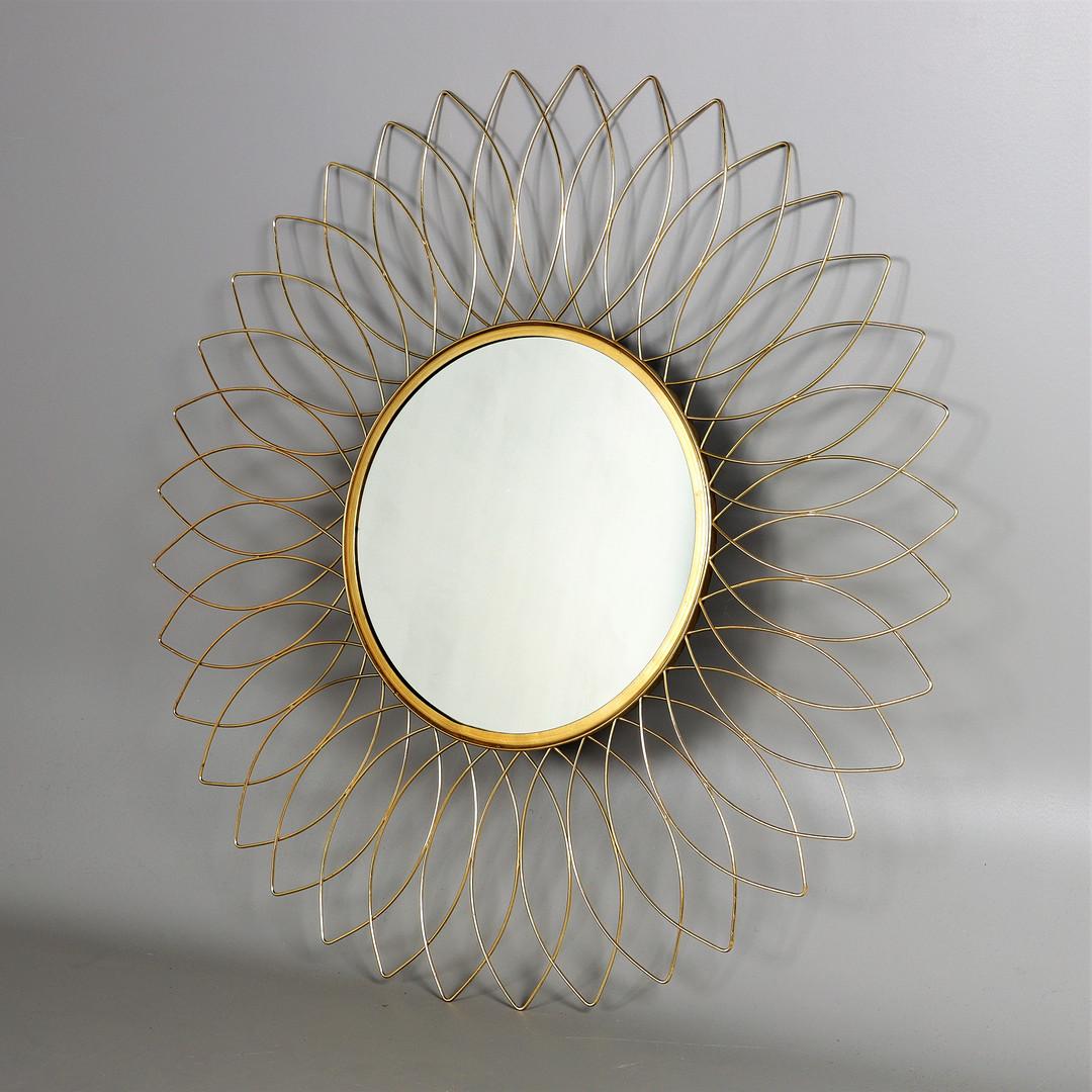 Mirror, base metal frame and mirror glass. Made in Germany 1960
Total diameter 90 cm, mirror glass diameter 41 cm.