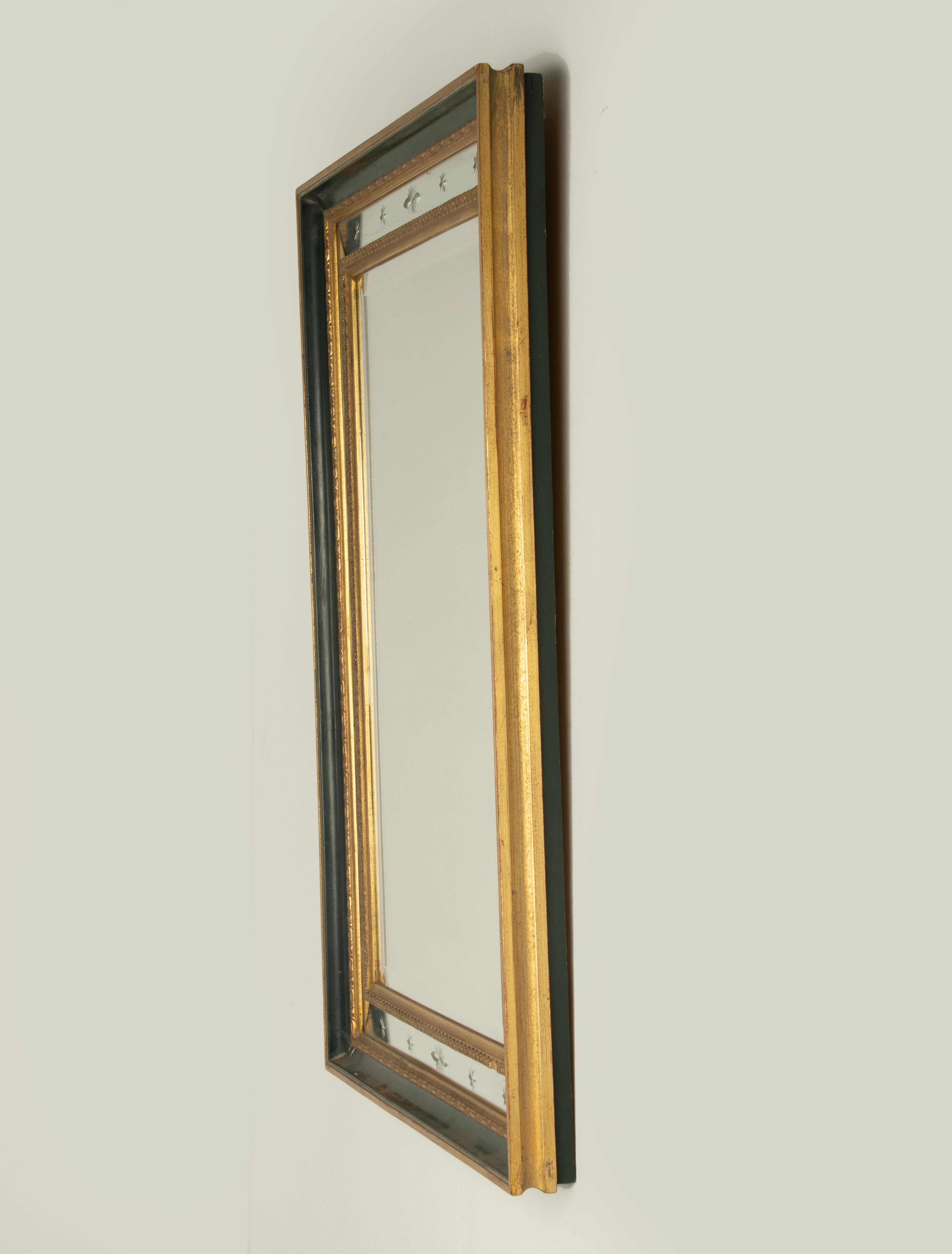 Espejo de Mitad de Siglo - Marco de Madera - Verde y Dorado - Estrella de Cristal Grabado en venta 4