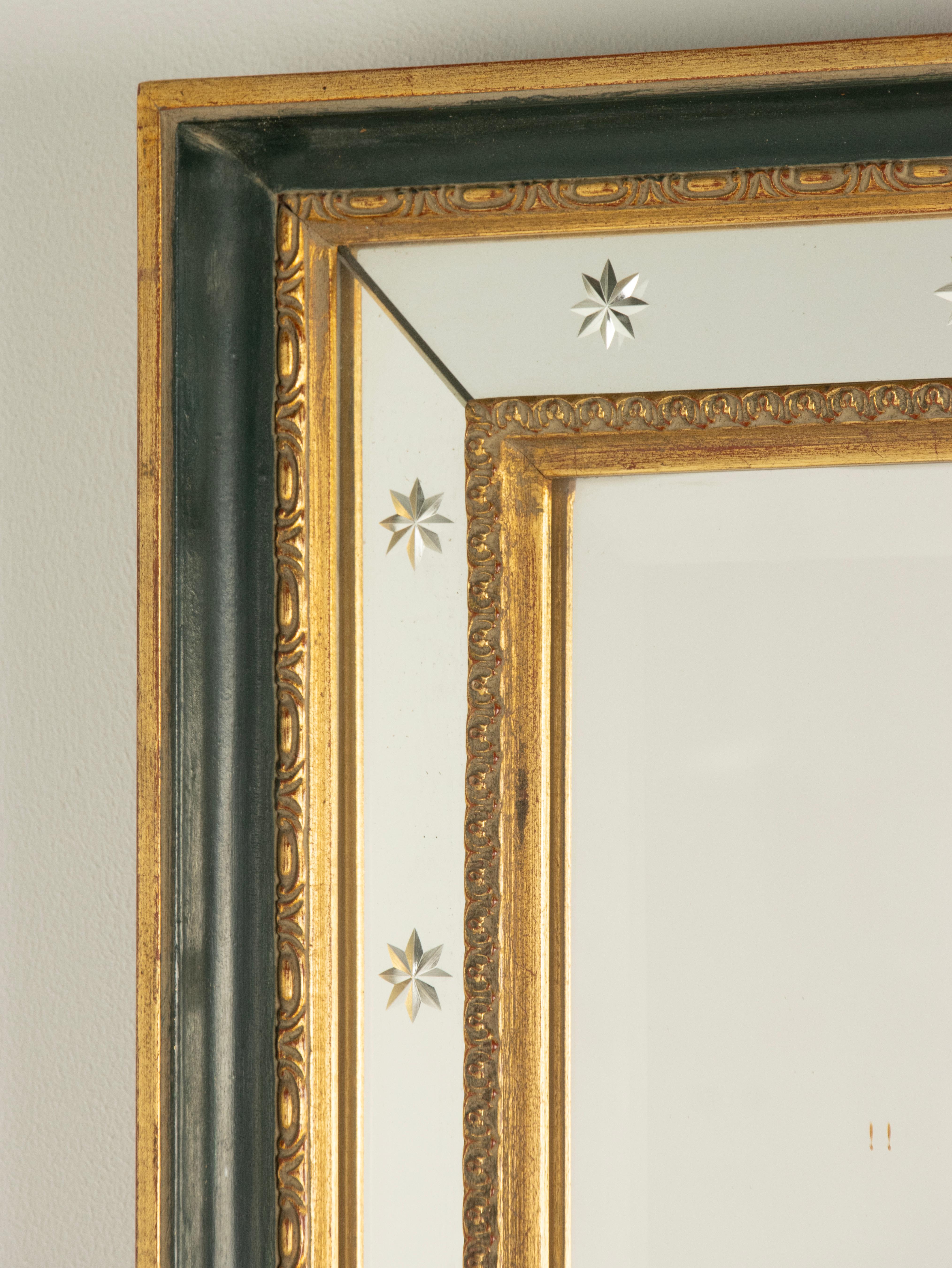 Espejo de Mitad de Siglo - Marco de Madera - Verde y Dorado - Estrella de Cristal Grabado en venta 7