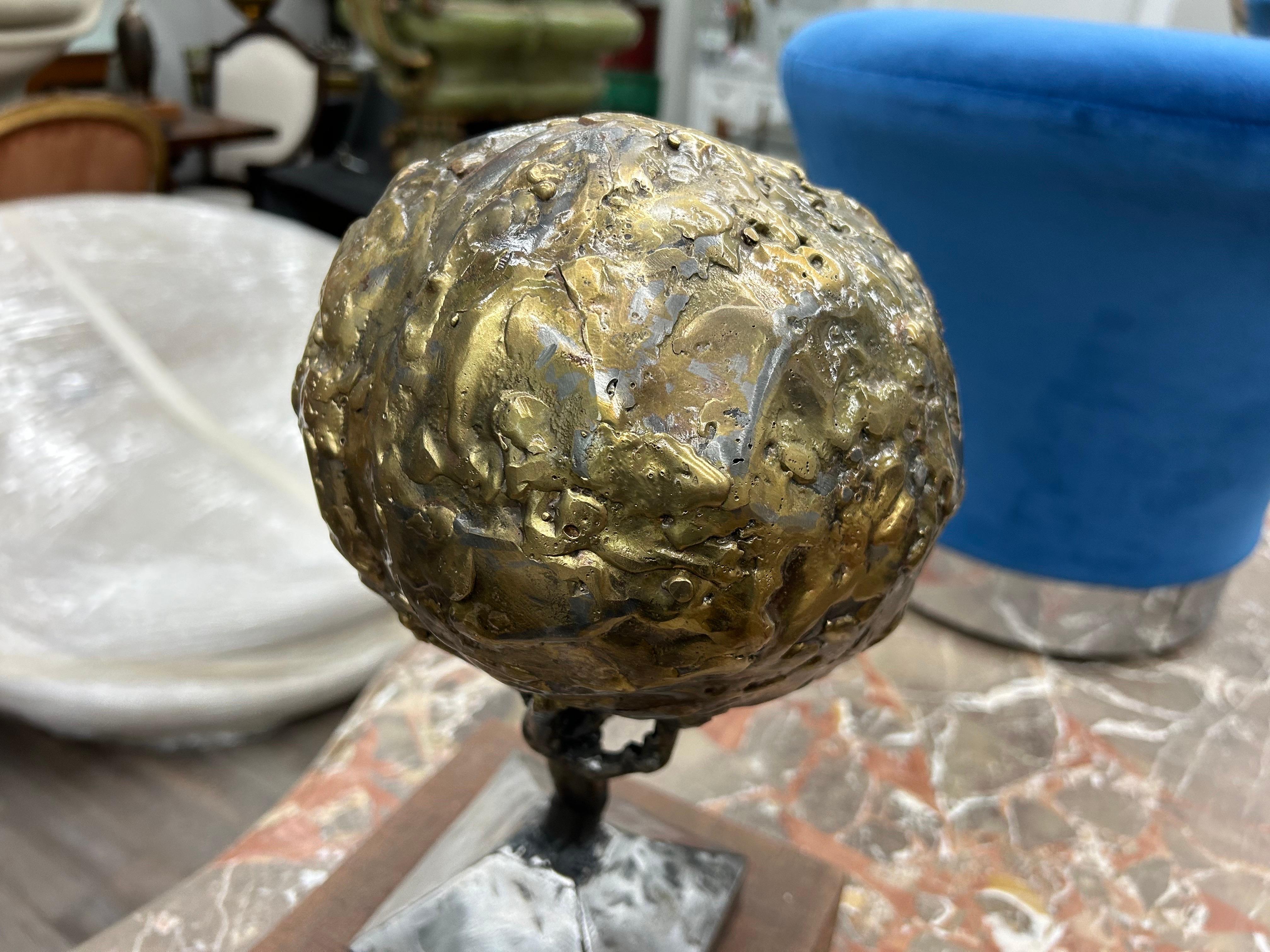 Scultura in metallo misto di metà secolo in vendita 3