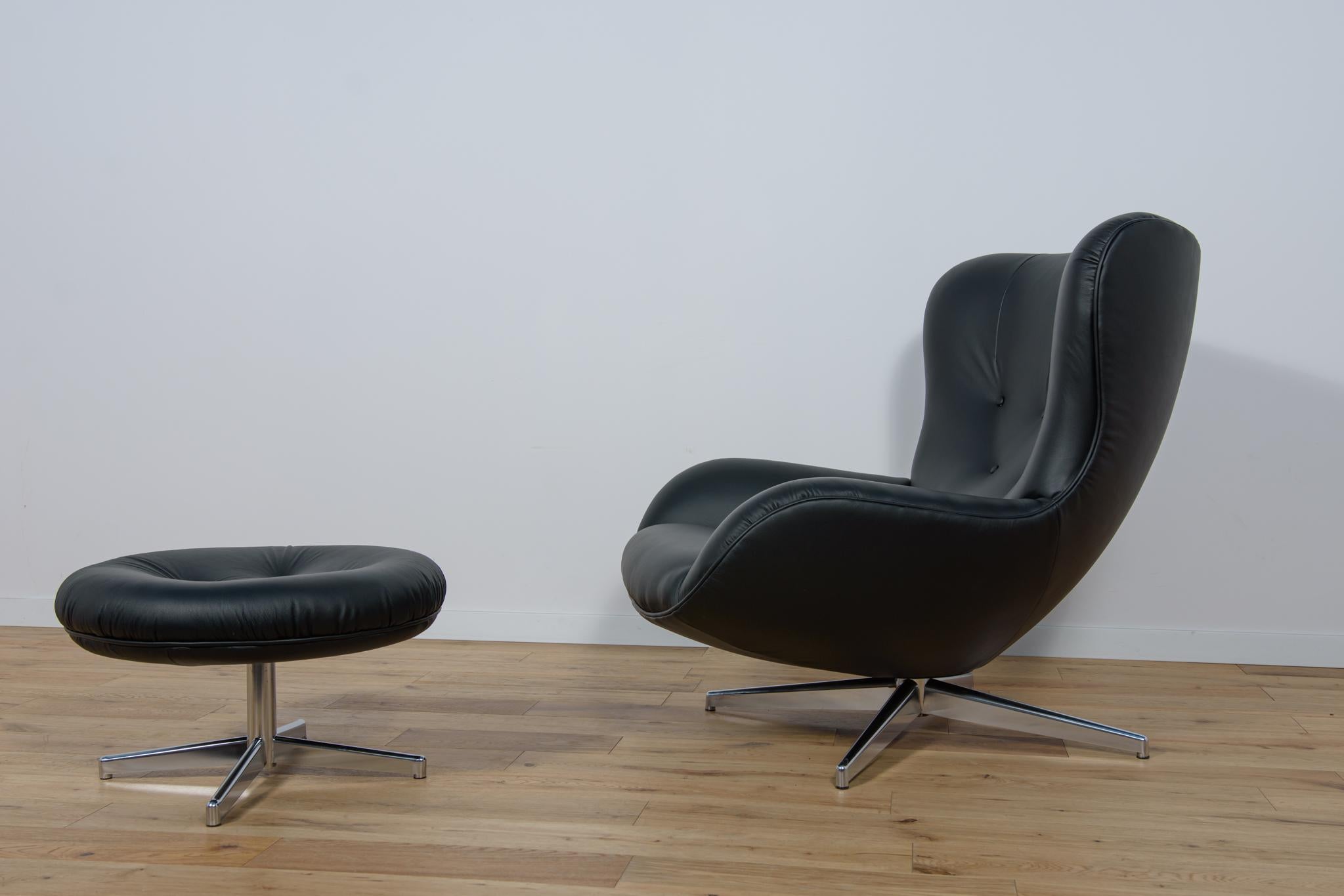 Danish Mid-Century ML 214 Lounge Chair with Ottoman by Illum Wikkelsø for Mikael Laurse For Sale