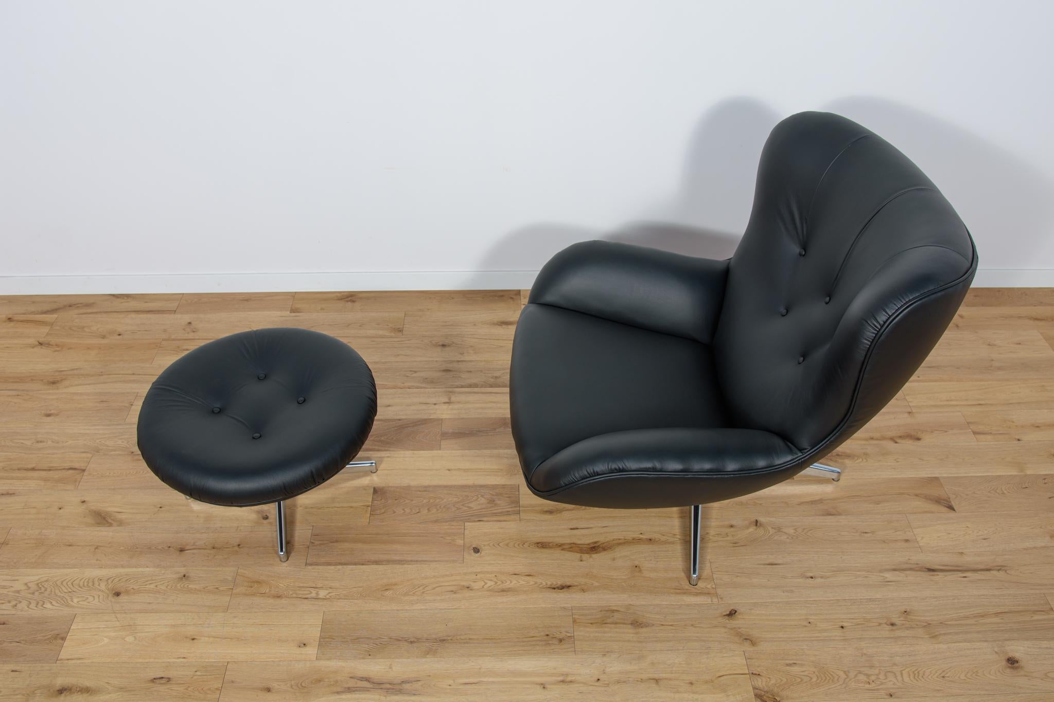 Polished Mid-Century ML 214 Lounge Chair with Ottoman by Illum Wikkelsø for Mikael Laurse For Sale