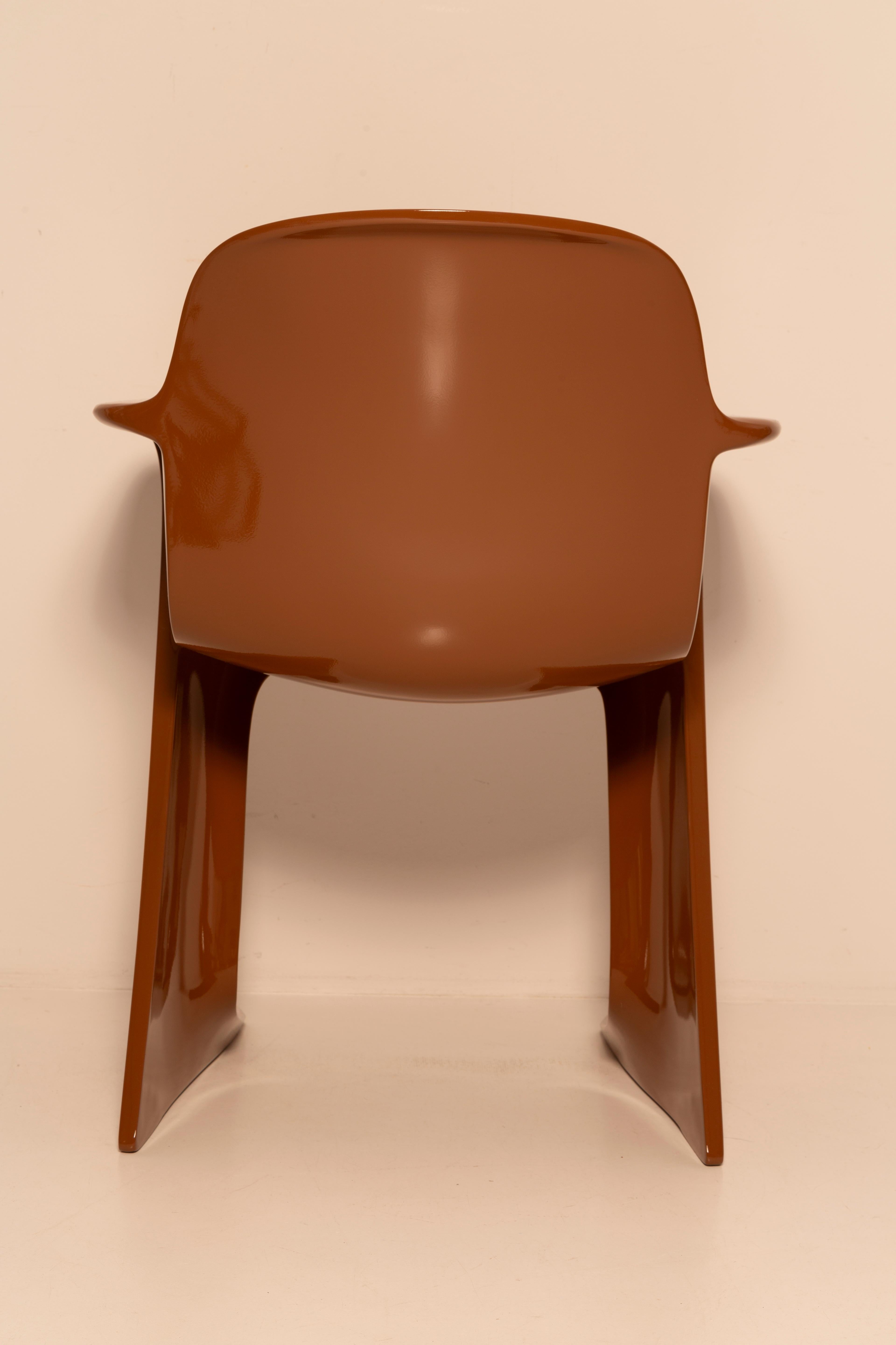 Silla Canguro Mid Century Moca Pantone, de Ernst Moeckl, Alemania, 1968 en venta 2