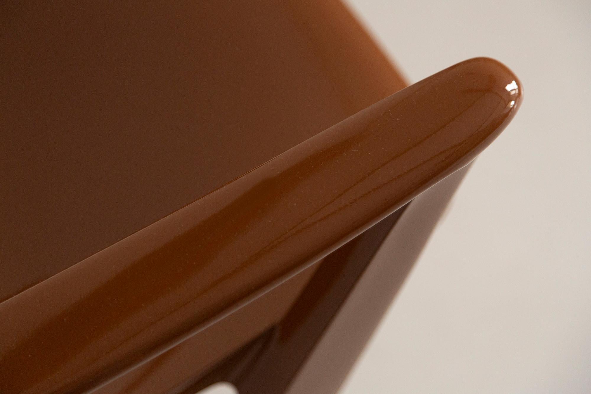 Silla Canguro Mid Century Moca Pantone, de Ernst Moeckl, Alemania, 1968 Lacado en venta