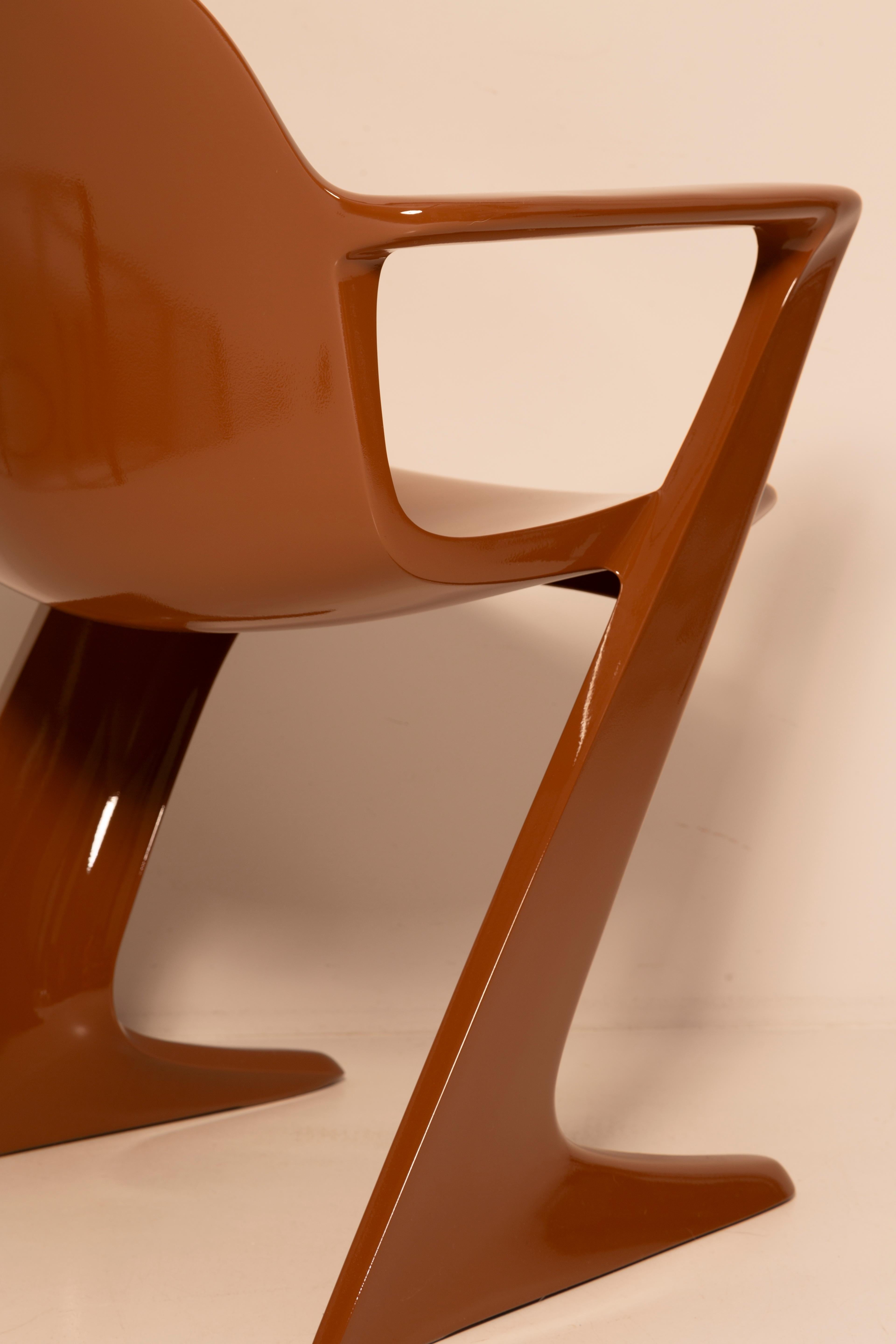 Silla Canguro Mid Century Moca Pantone, de Ernst Moeckl, Alemania, 1968 en venta 1