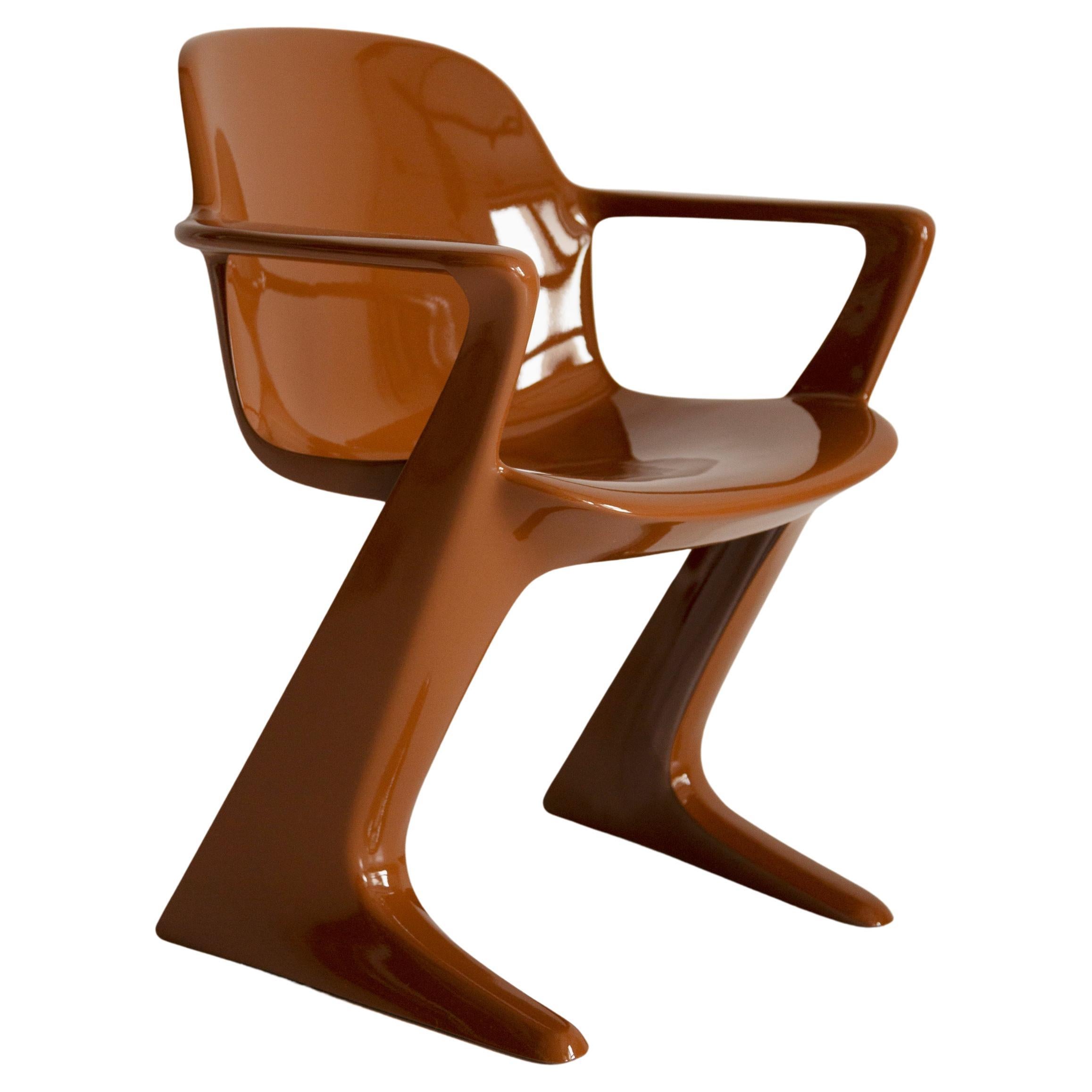 Silla Canguro Mid Century Moca Pantone, de Ernst Moeckl, Alemania, 1968 en venta