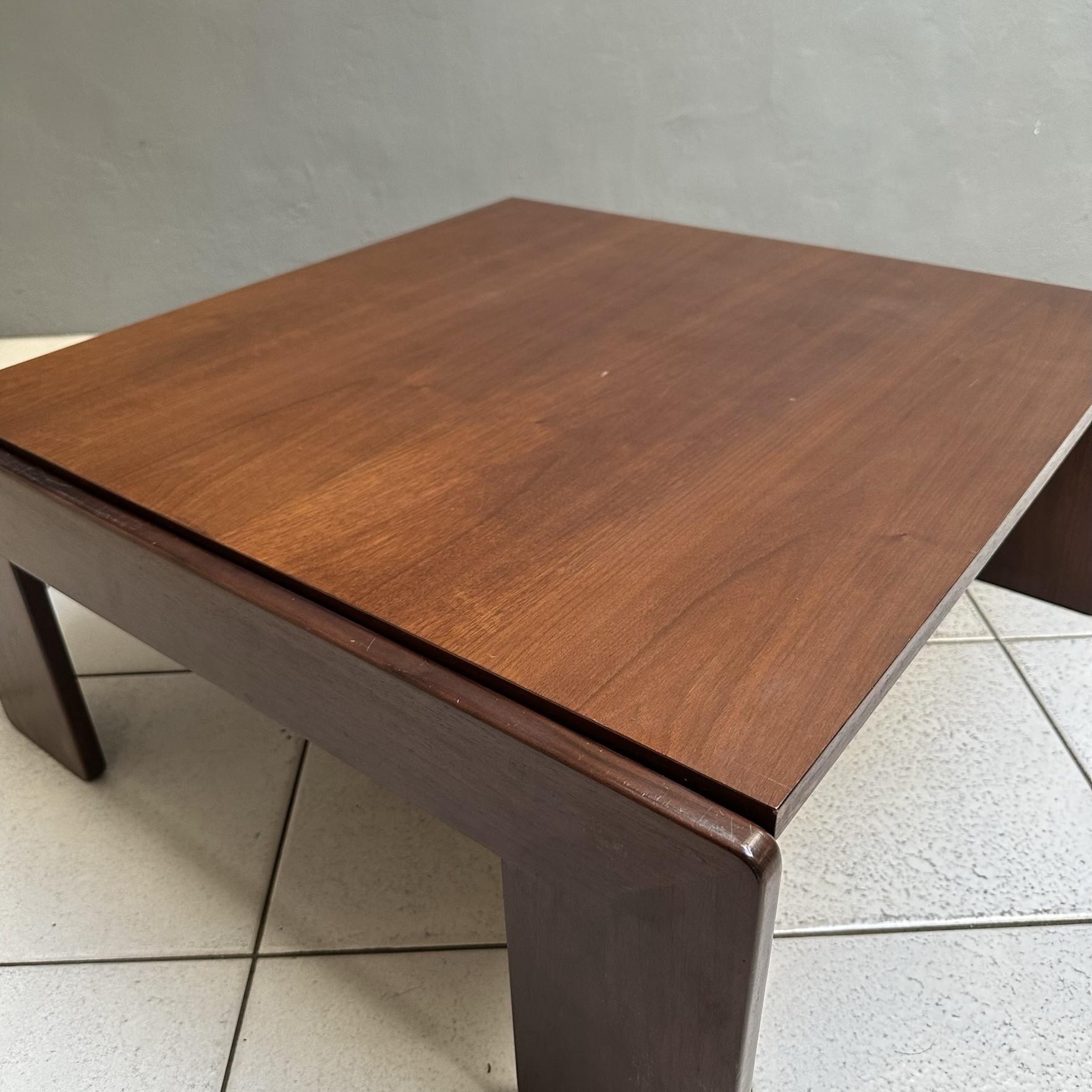 Coffee table, design by Tobia & Afra Scarpa for Gavina, Bastiano collection In Good Condition For Sale In Milan, IT