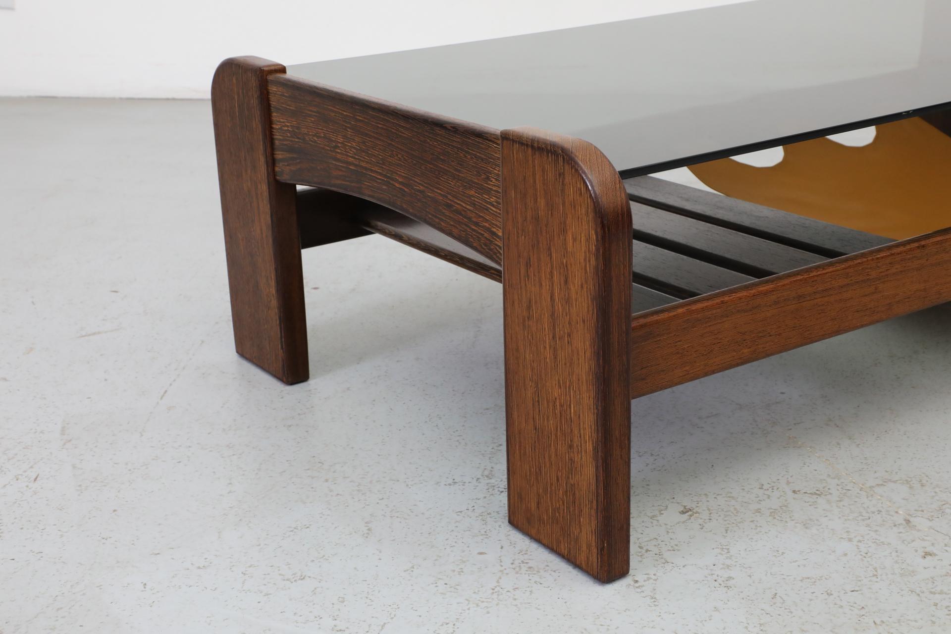 Table basse en wengé et verre fumé avec porte-revues - MOD du milieu du siècle 4