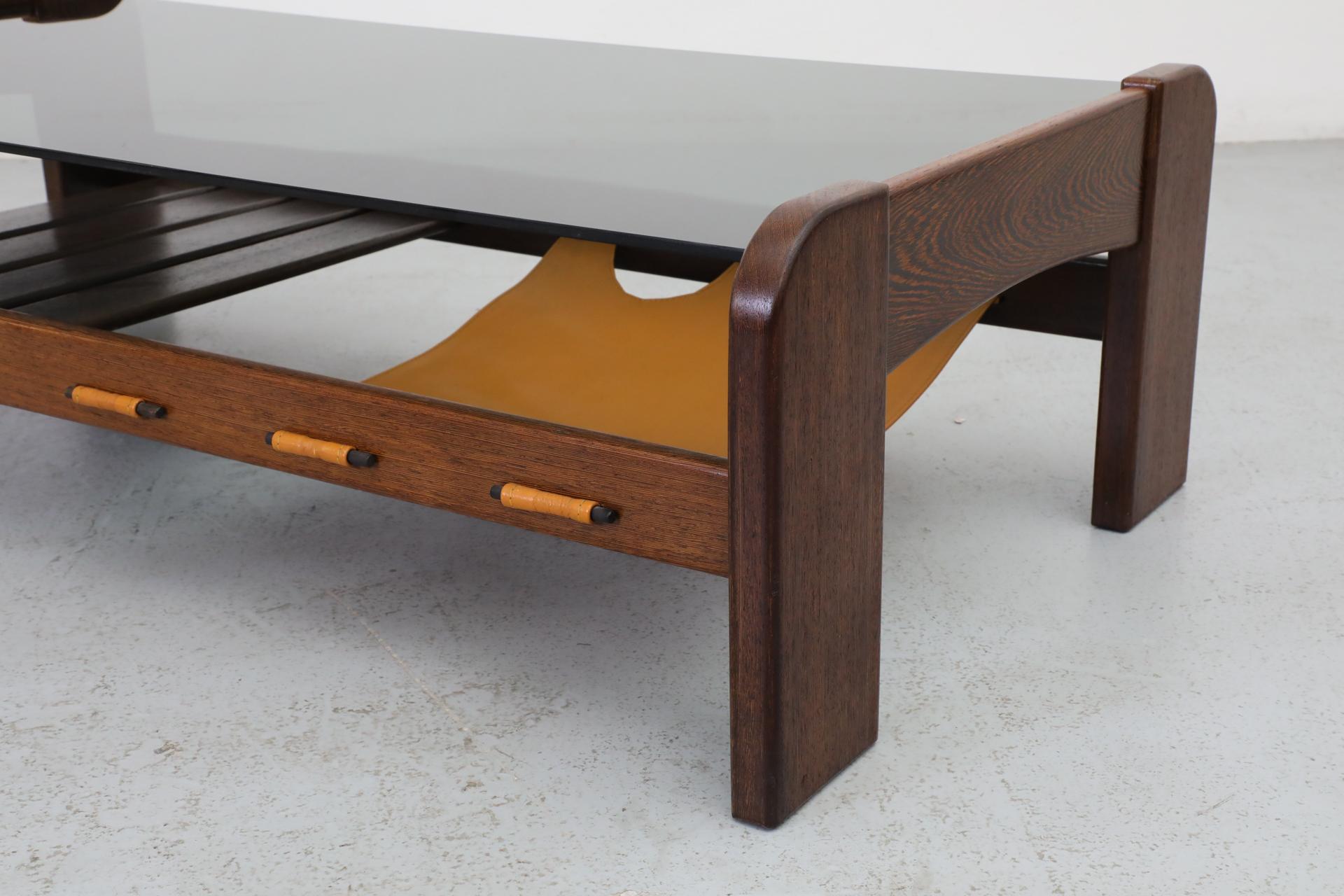 Table basse en wengé et verre fumé avec porte-revues - MOD du milieu du siècle 5