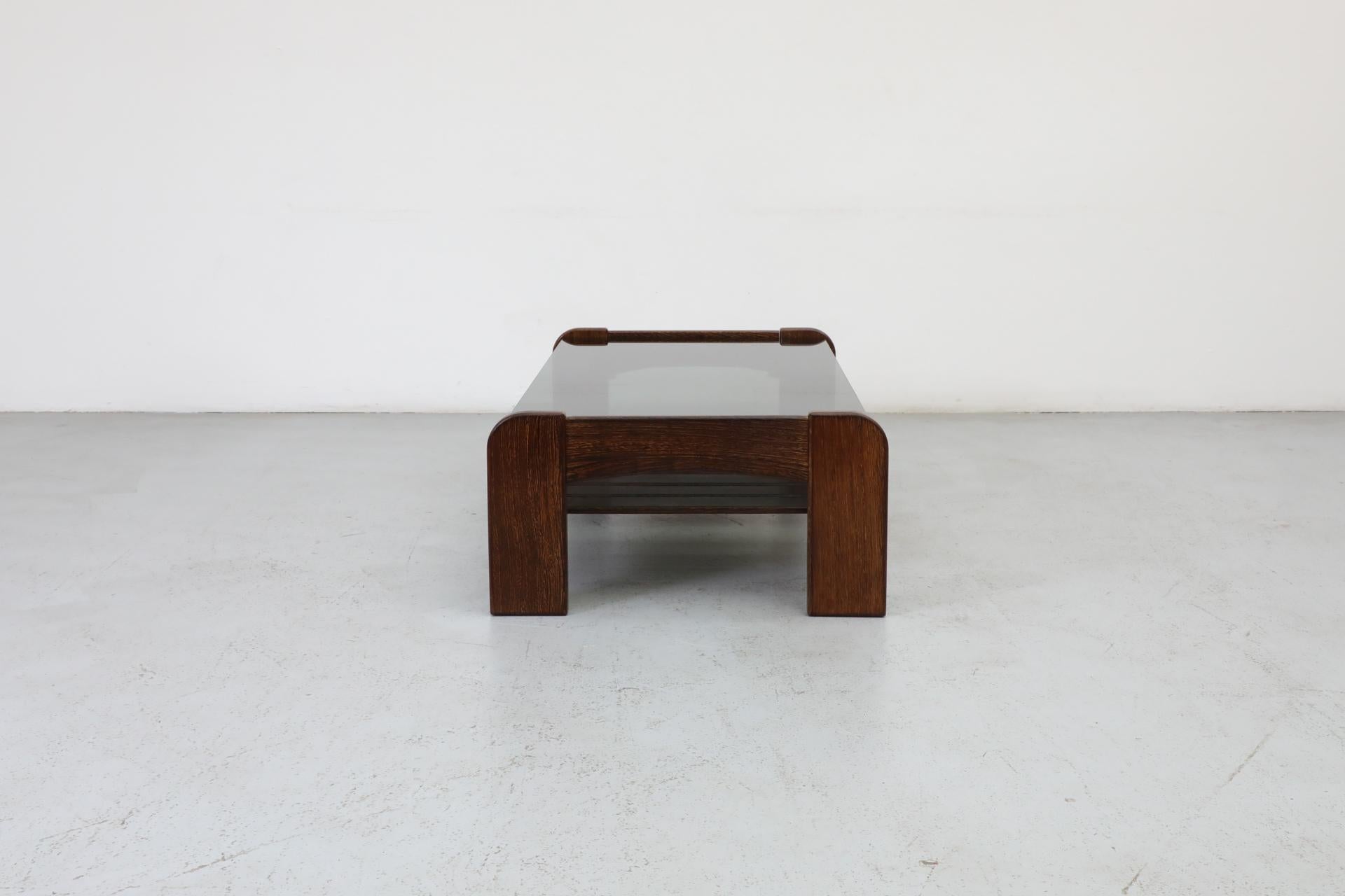 Table basse en wengé et verre fumé avec porte-revues - MOD du milieu du siècle Bon état à Los Angeles, CA