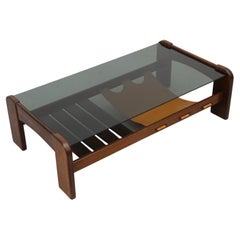 Table basse en wengé et verre fumé avec porte-revues - MOD du milieu du siècle