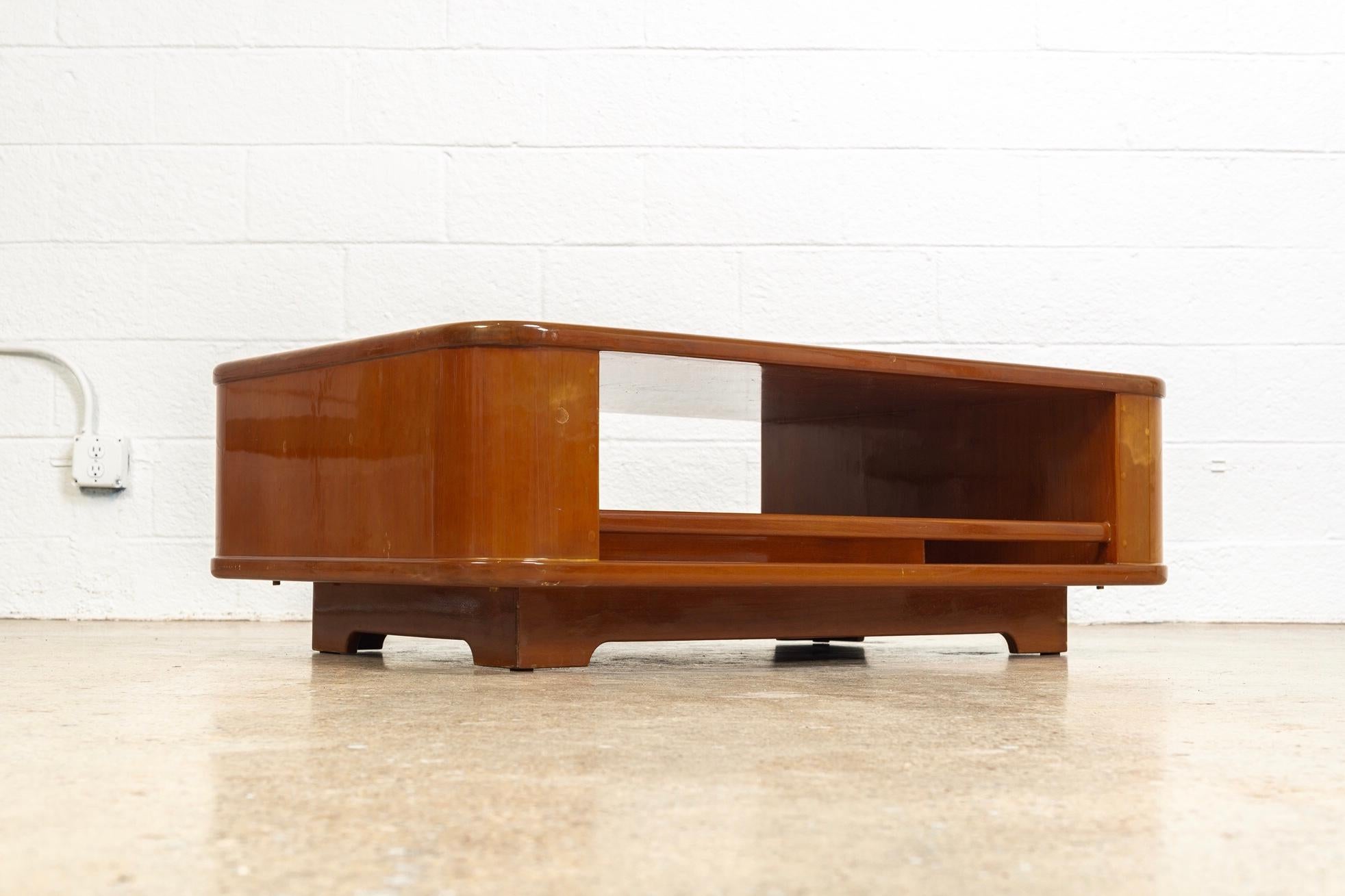 Mid-Century Modern Italian Lacquered Wood Rectangular Coffee Table, 1970s For Sale 1