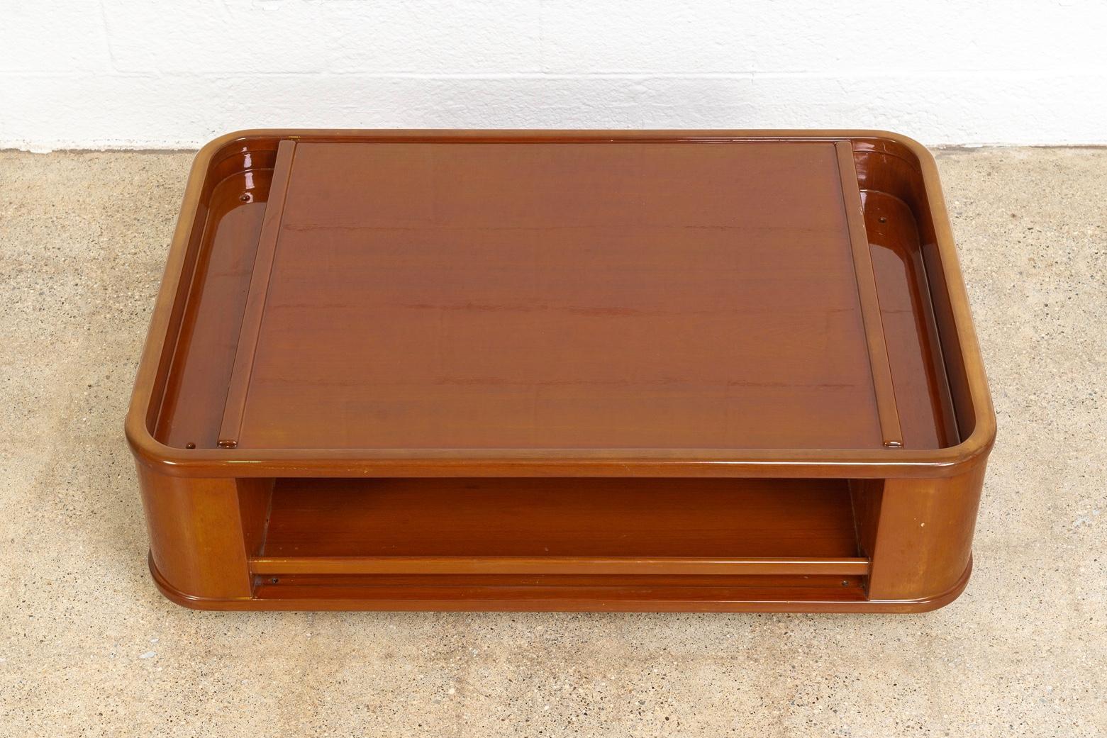 Mid-Century Modern Italian Lacquered Wood Rectangular Coffee Table, 1970s For Sale 5