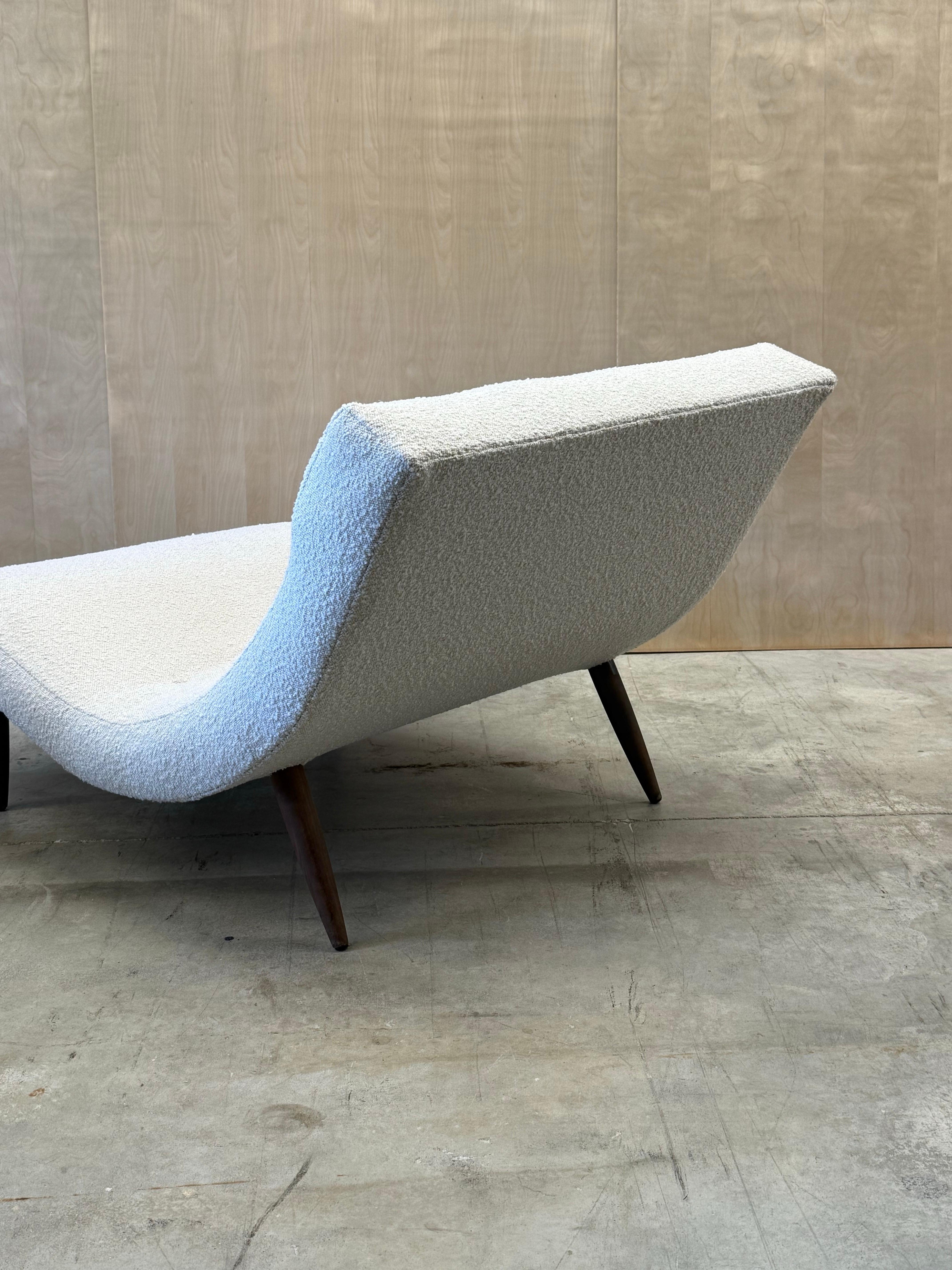 Américain A.I.C.C. Wave Lounge du milieu du siècle par Adrian Pearsall en vente