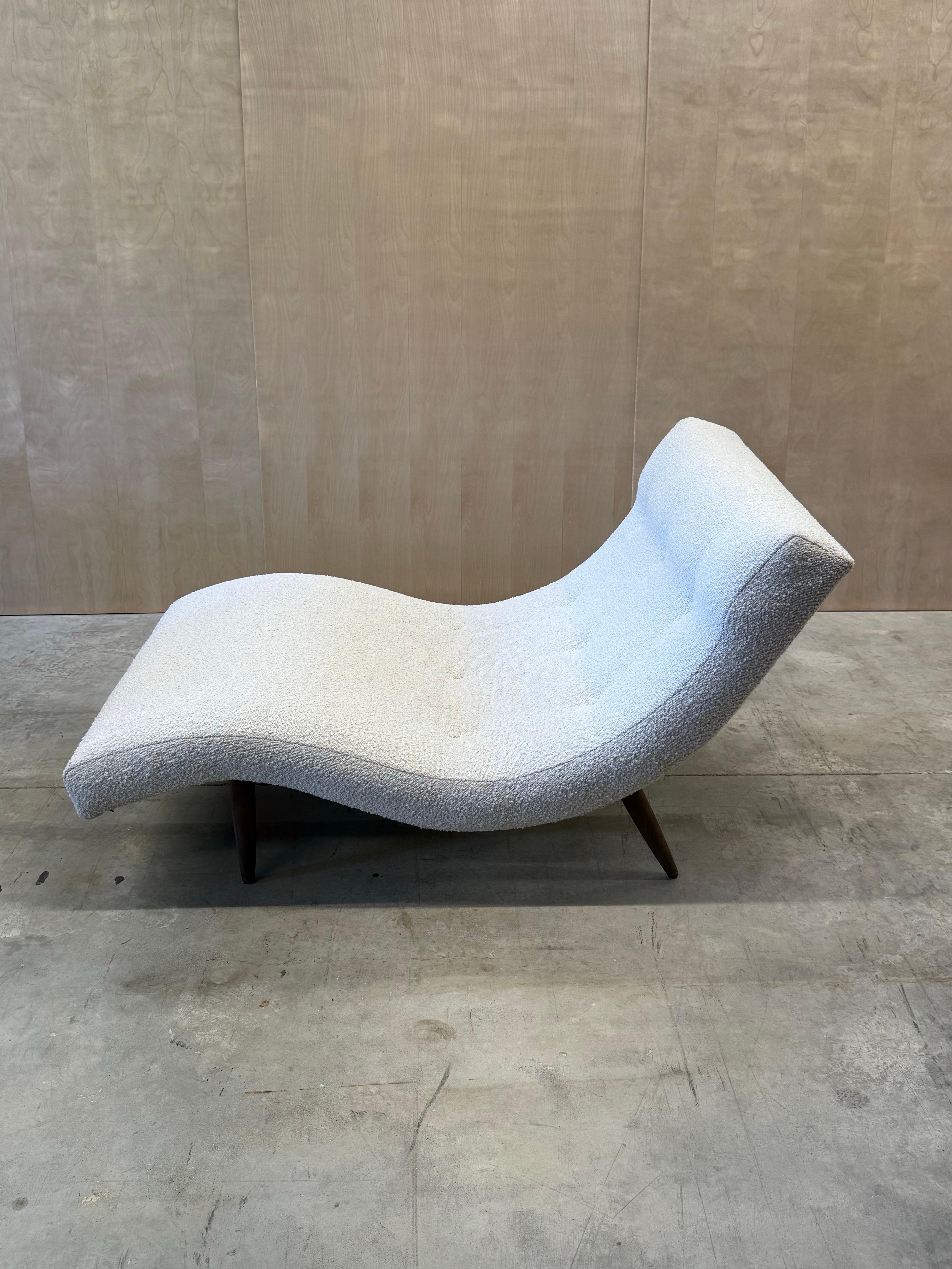 Milieu du XXe siècle A.I.C.C. Wave Lounge du milieu du siècle par Adrian Pearsall en vente