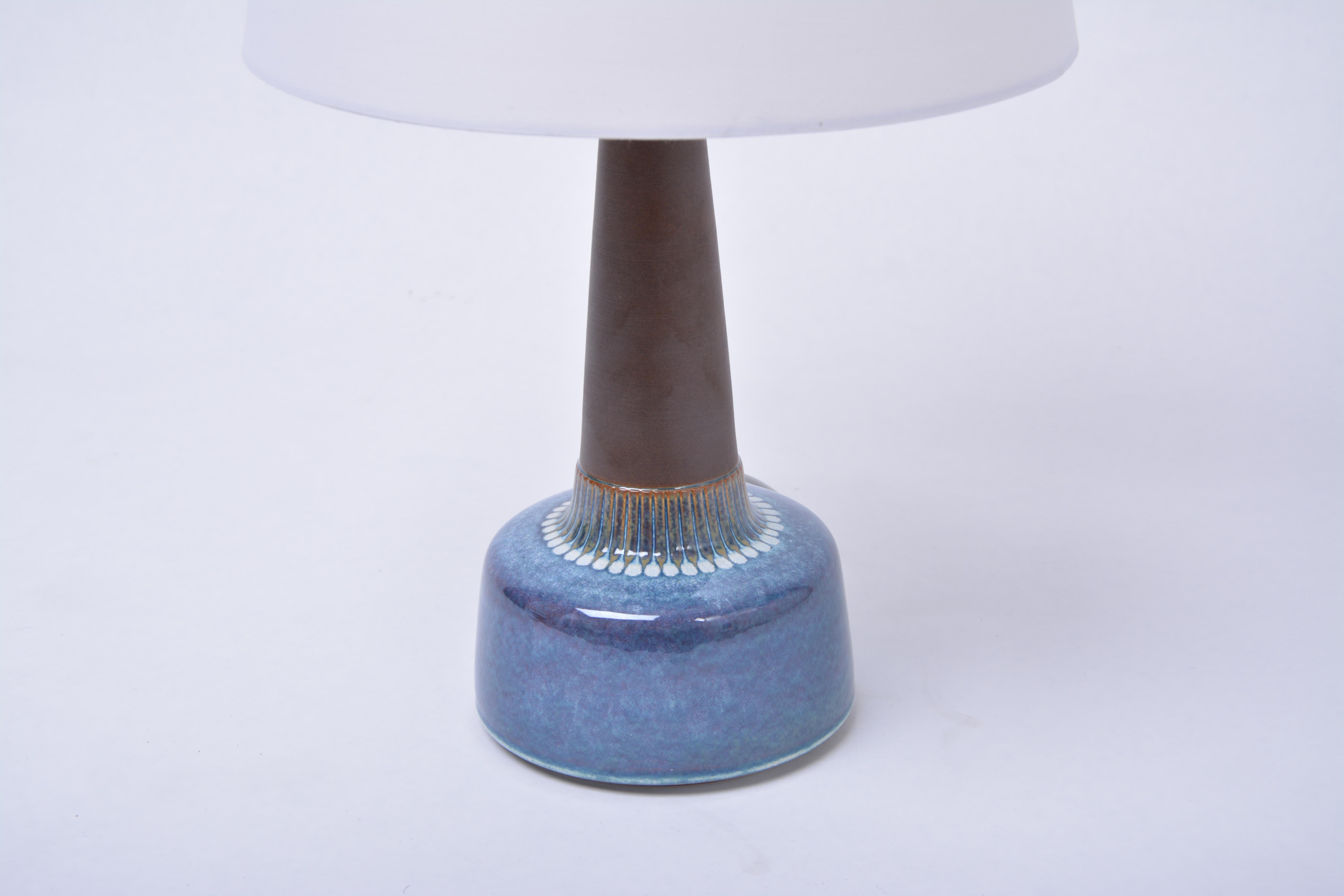 contemporary table lamp
