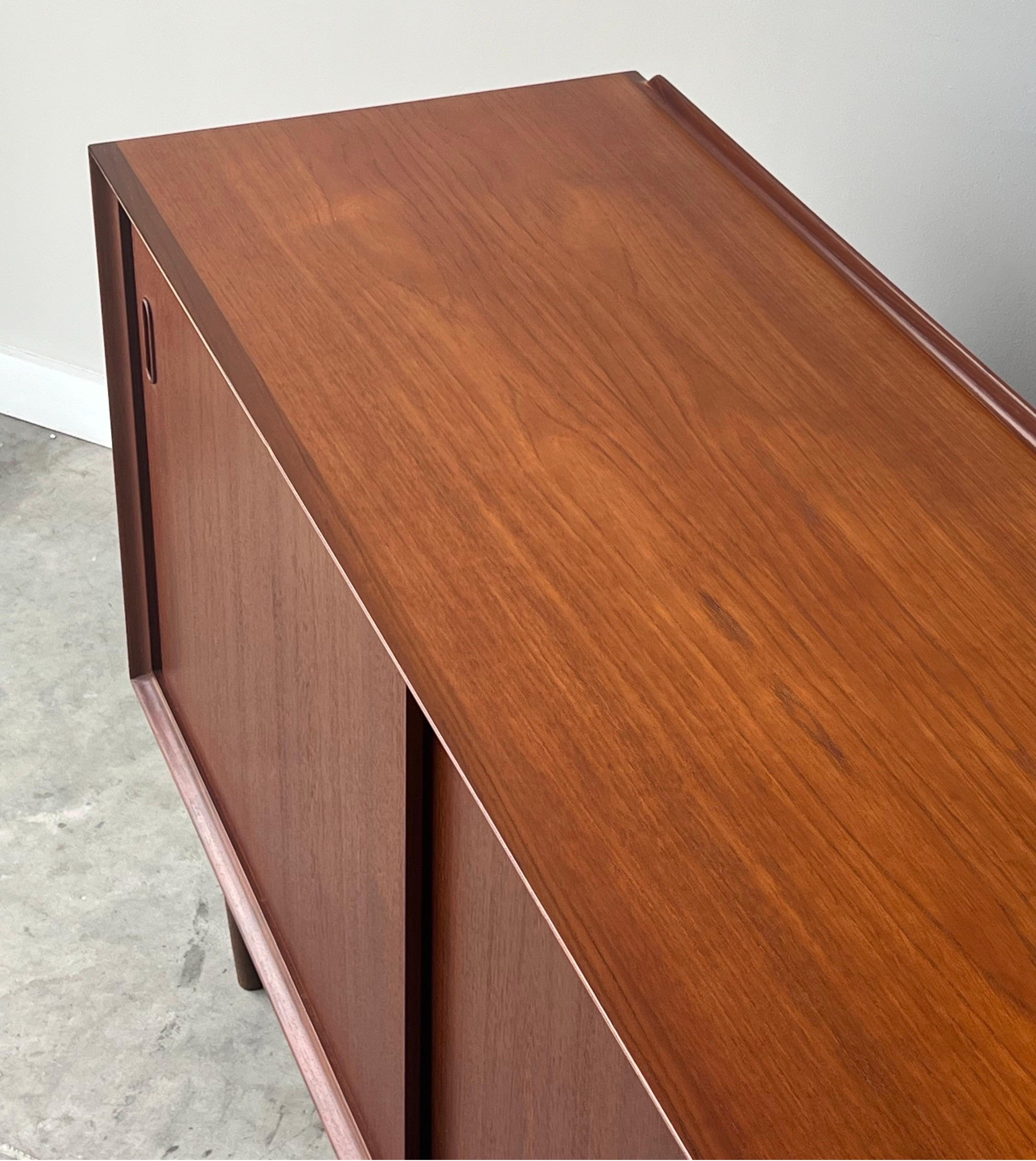 Mid-Century Model 29 Sideboard by Arne Vodder 9