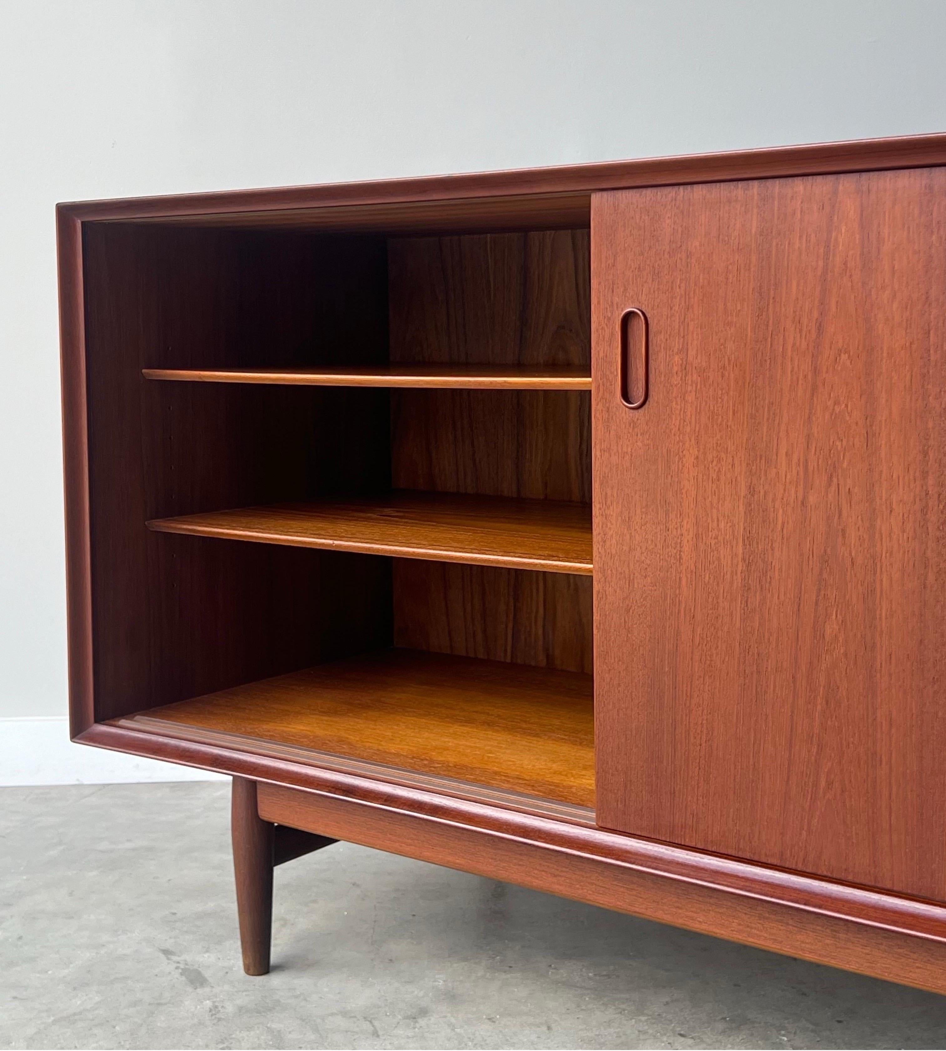 Wood Mid-Century Model 29 Sideboard by Arne Vodder