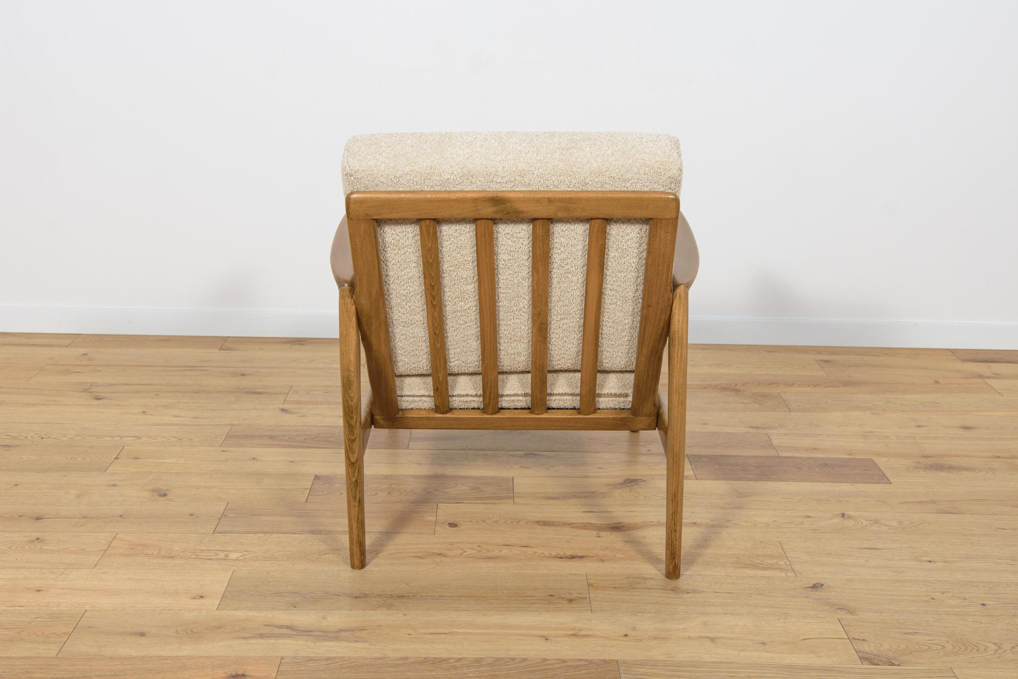 Woodwork Mid-Century Model 300-139 Armchair from Swarzędz Factory, 1960s For Sale