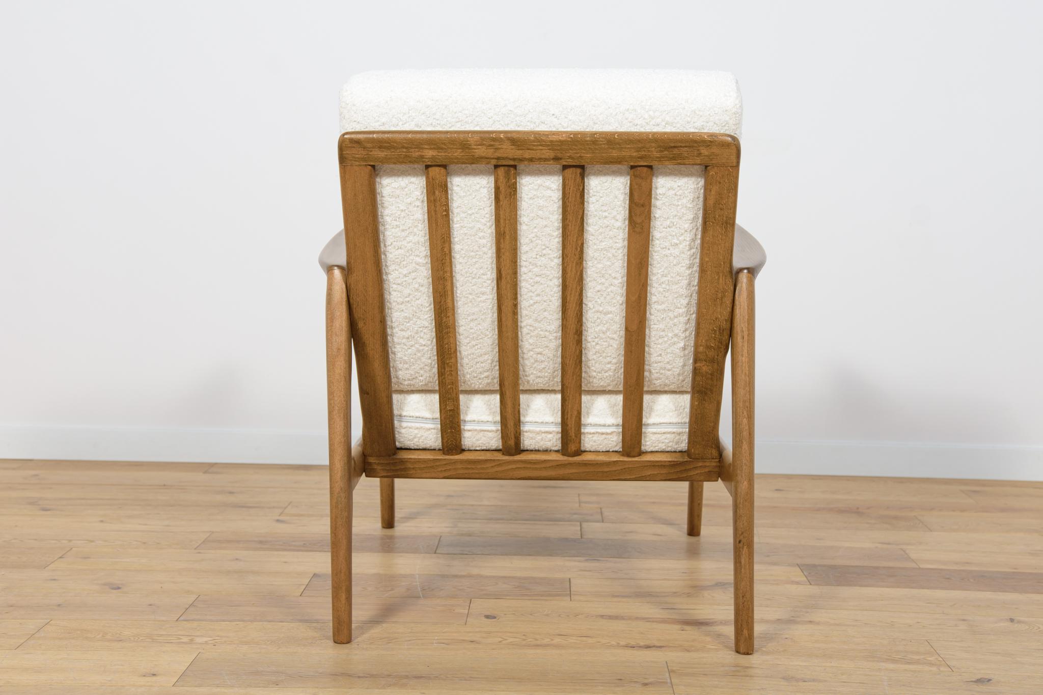Woodwork Mid-Century Model 300-139 Armchair from Swarzędz Factory, 1960s For Sale