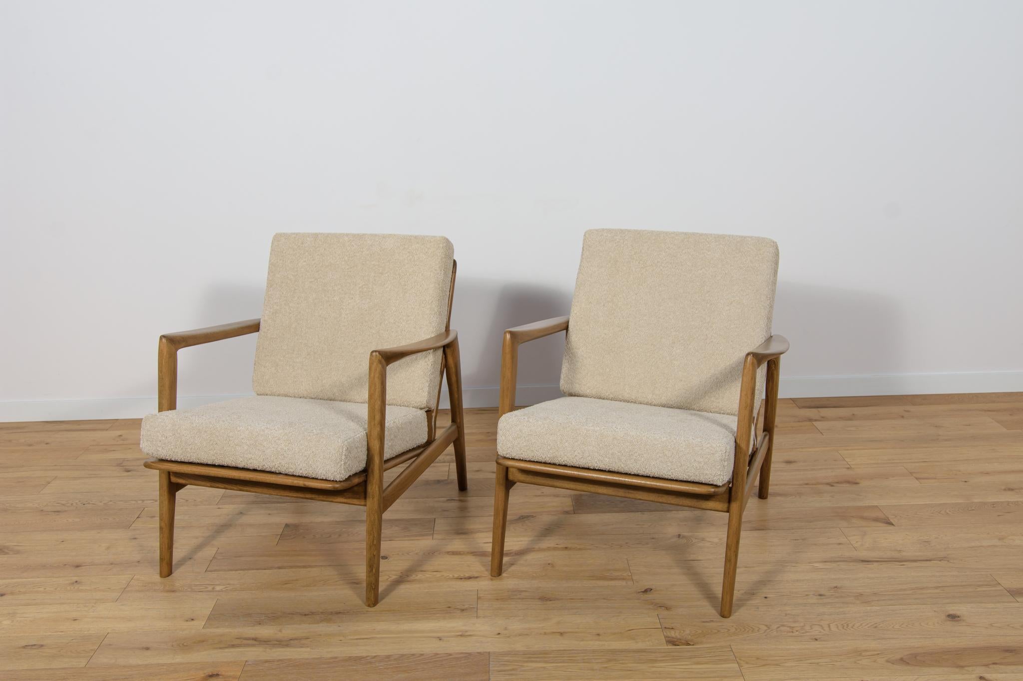 Polish  Mid-Century Model 300-139 Armchairs from Swarzędz Factory, 1960s, Set of 2 For Sale