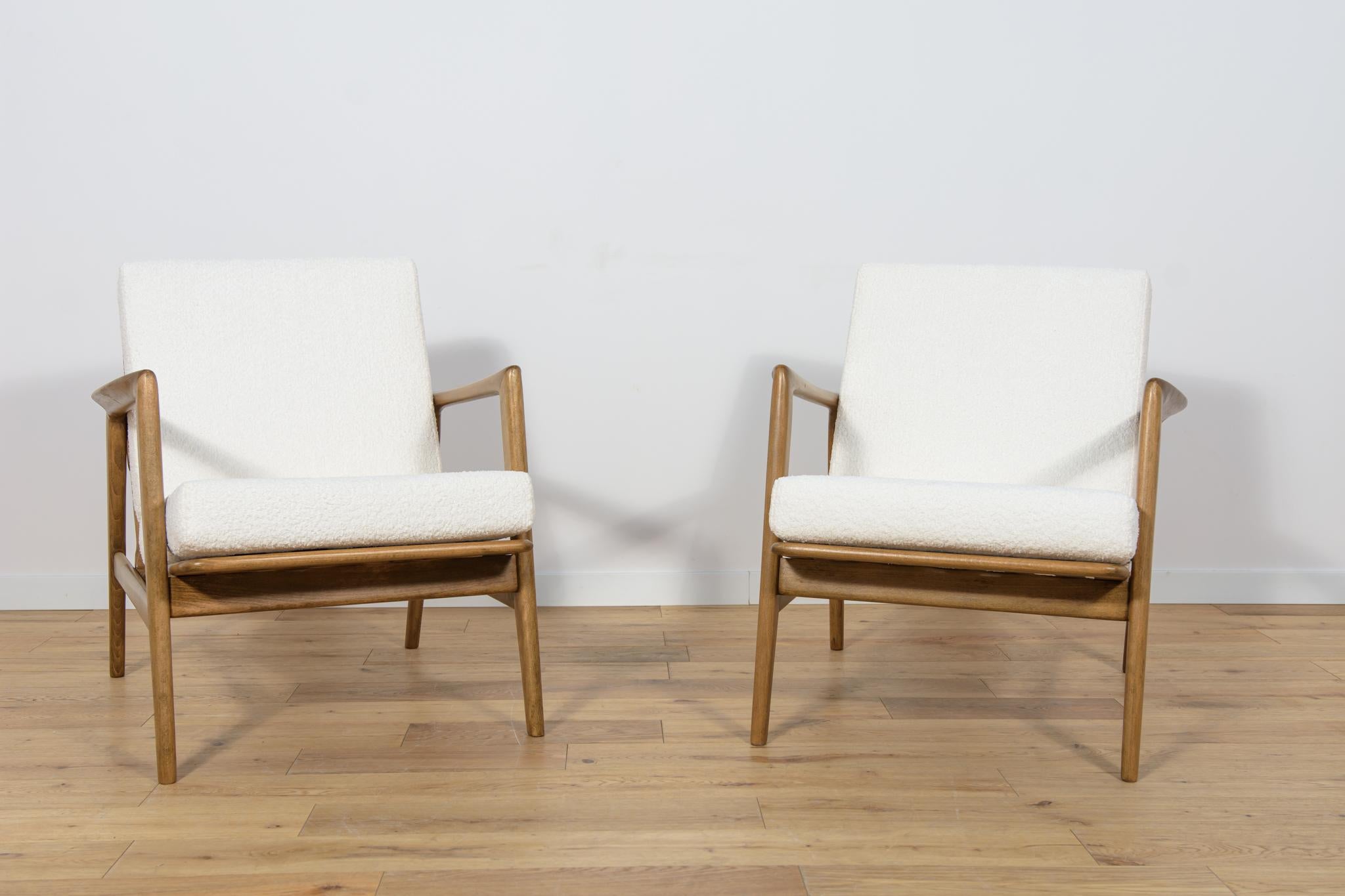 Woodwork  Mid-Century Model 300-139 Armchairs from Swarzędz Factory, 1960s, Set of 2 For Sale