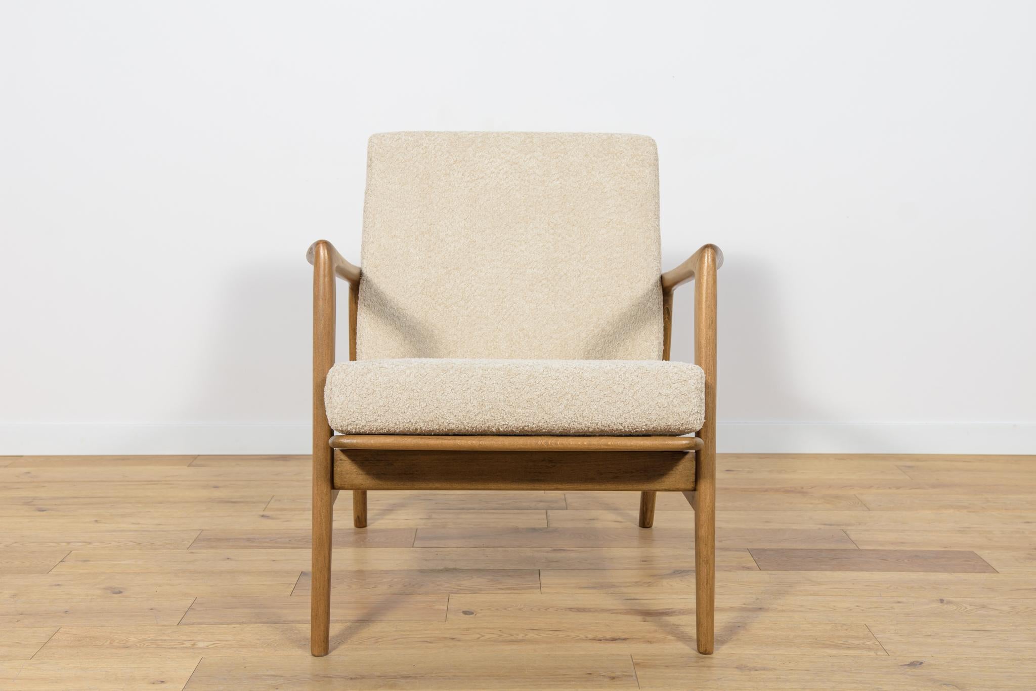  Mid-Century Model 300-139 Armchairs from Swarzędz Factory, 1960s, Set of 2 For Sale 1