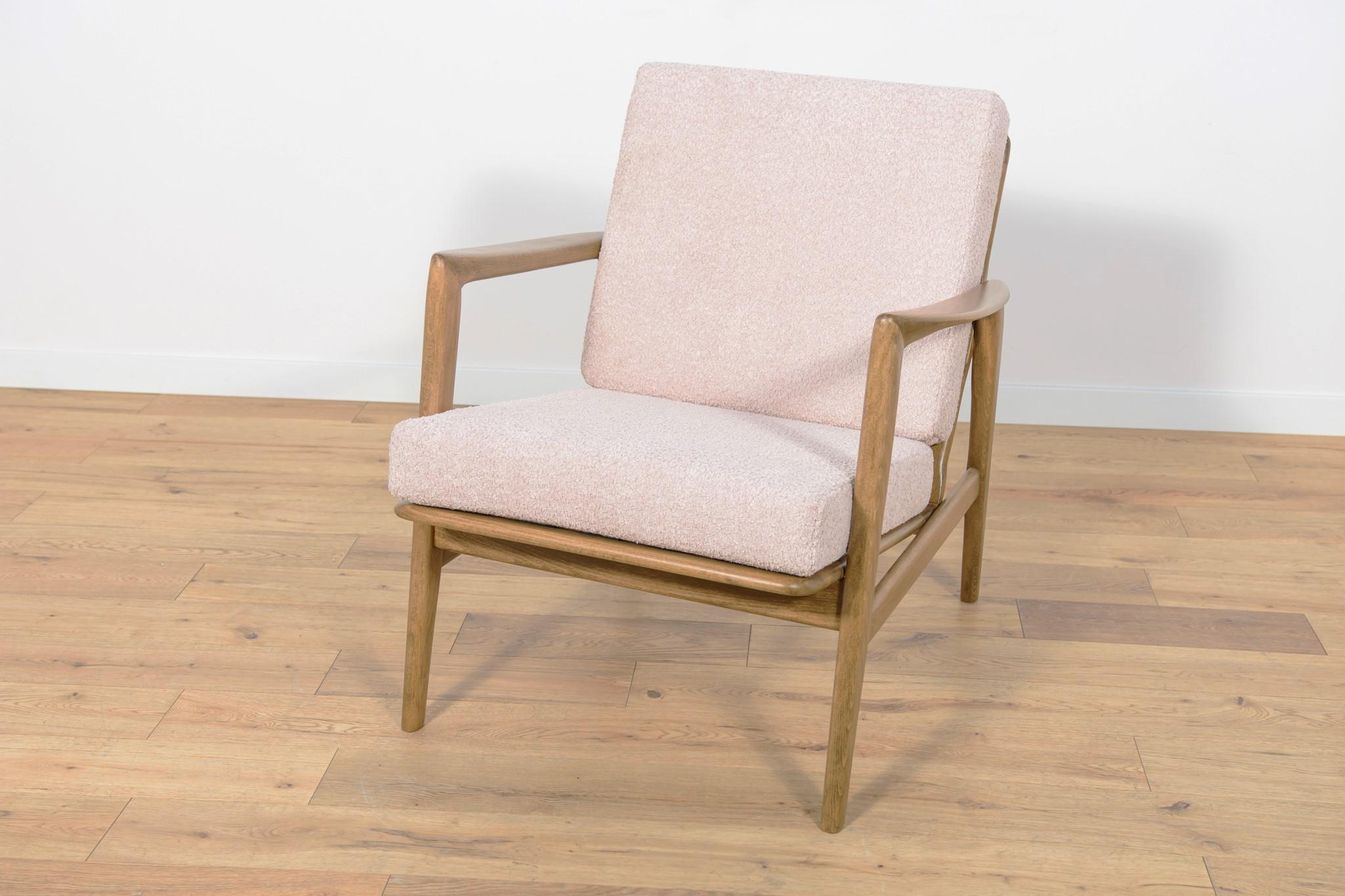 Mid-Century Model 300-139 Armchairs from Swarzędz Factory, 1960s, Set of 2 For Sale 2