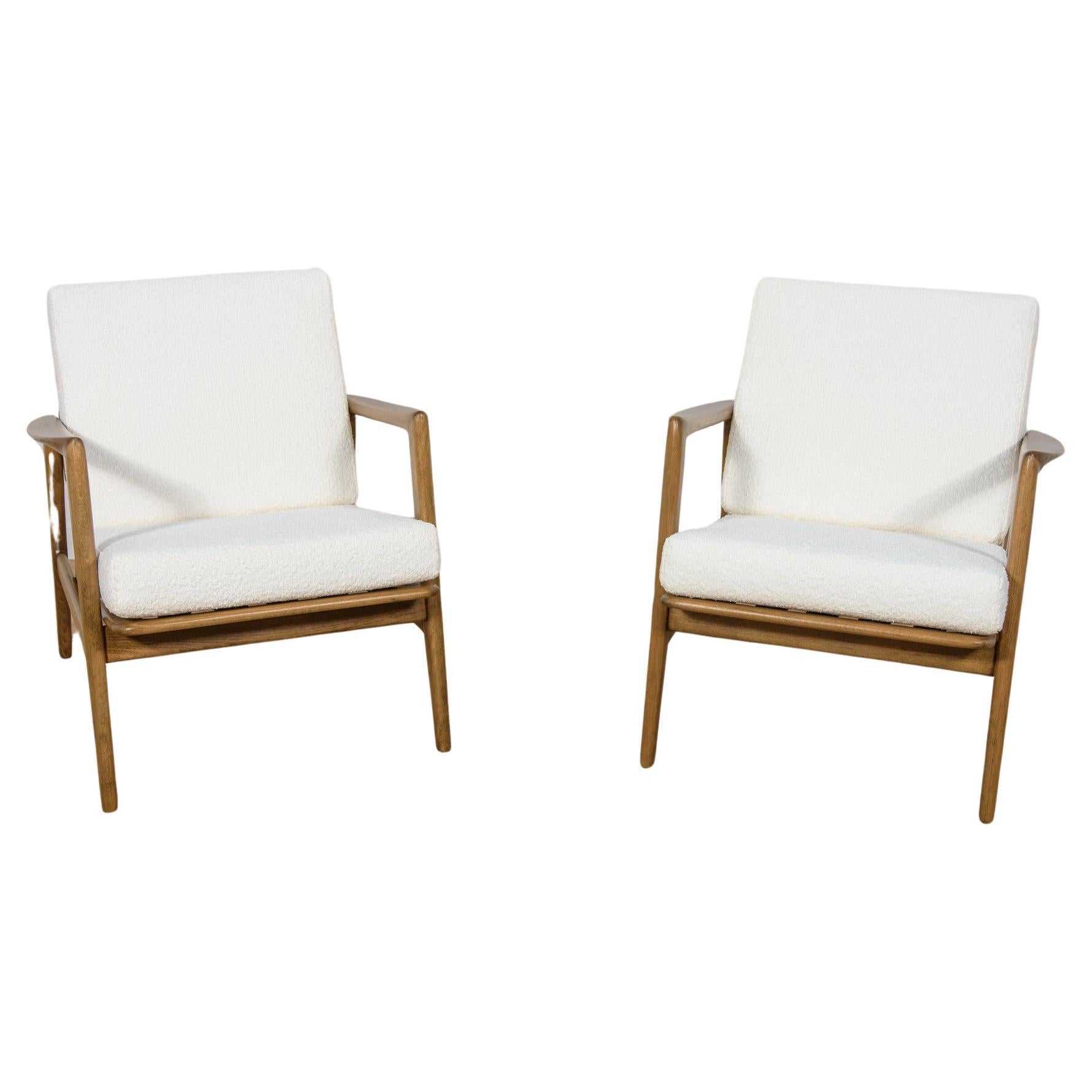  Mid-Century Model 300-139 Armchairs from Swarzędz Factory, 1960s, Set of 2 For Sale